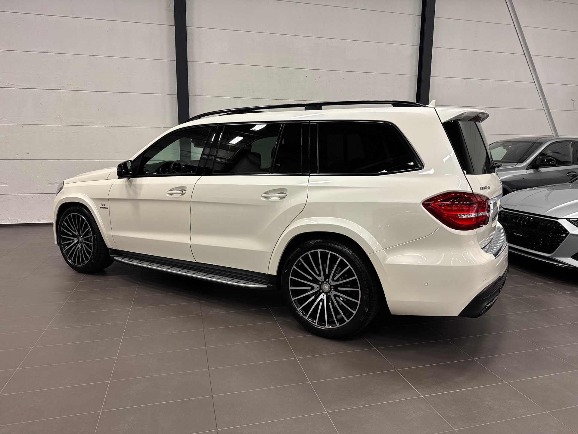 MERCEDES-BENZ GLS 63 AMG 4Matic Speedshift Plus 7G-Tronic-image-10