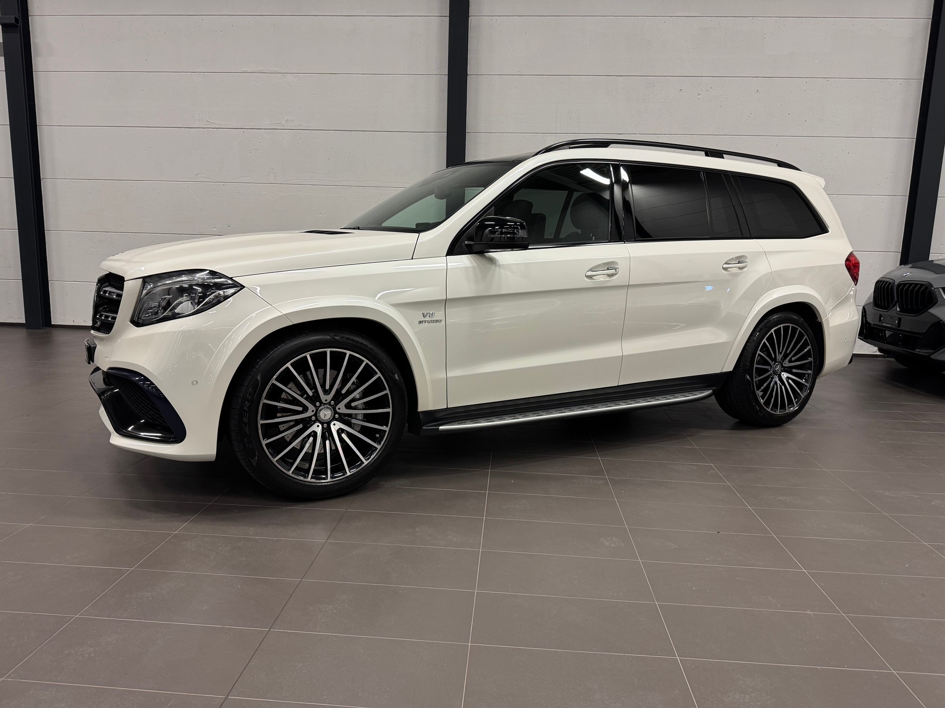 MERCEDES-BENZ GLS 63 AMG 4Matic Speedshift Plus 7G-Tronic-image-4