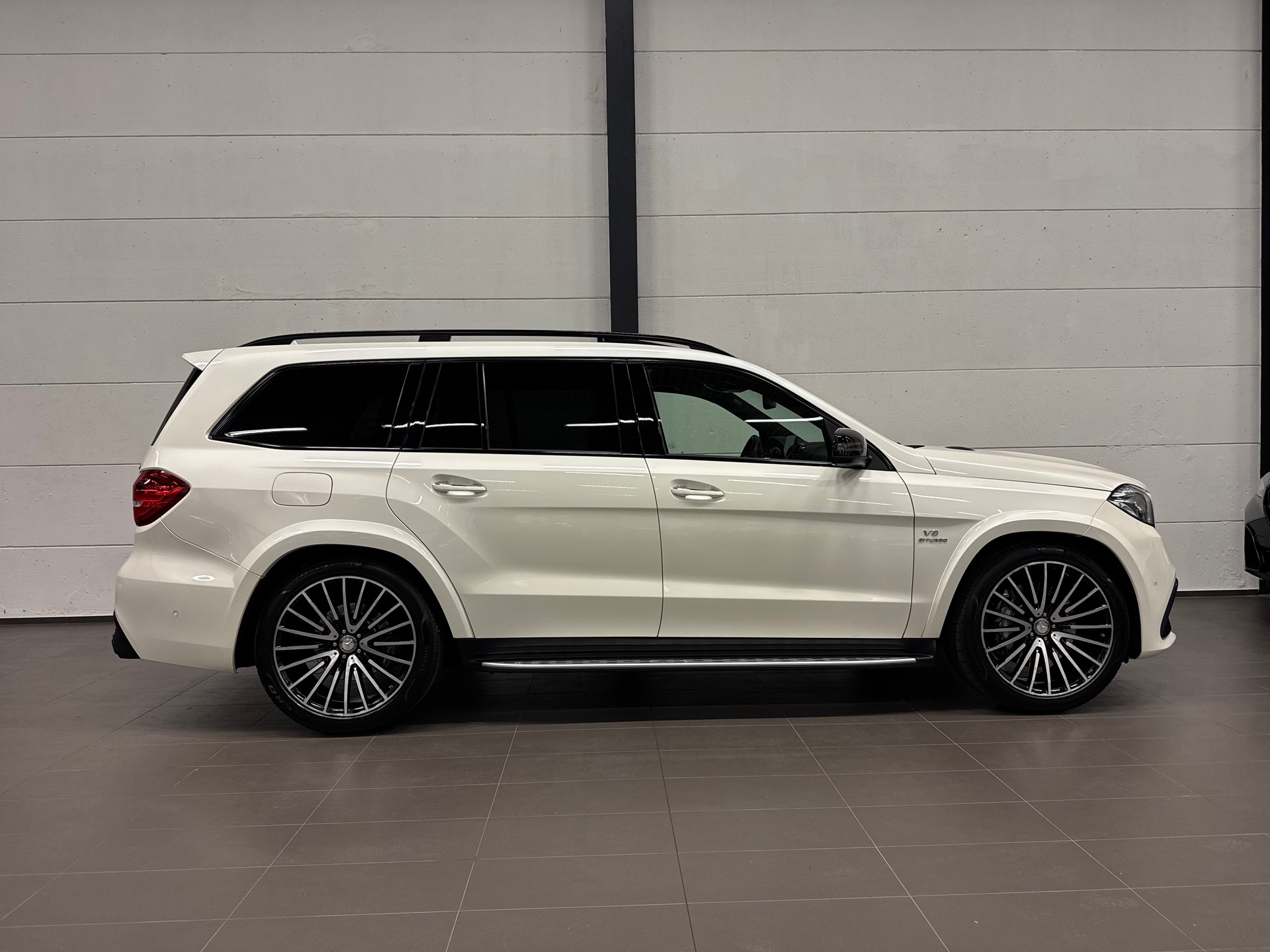 MERCEDES-BENZ GLS 63 AMG 4Matic Speedshift Plus 7G-Tronic-image-7