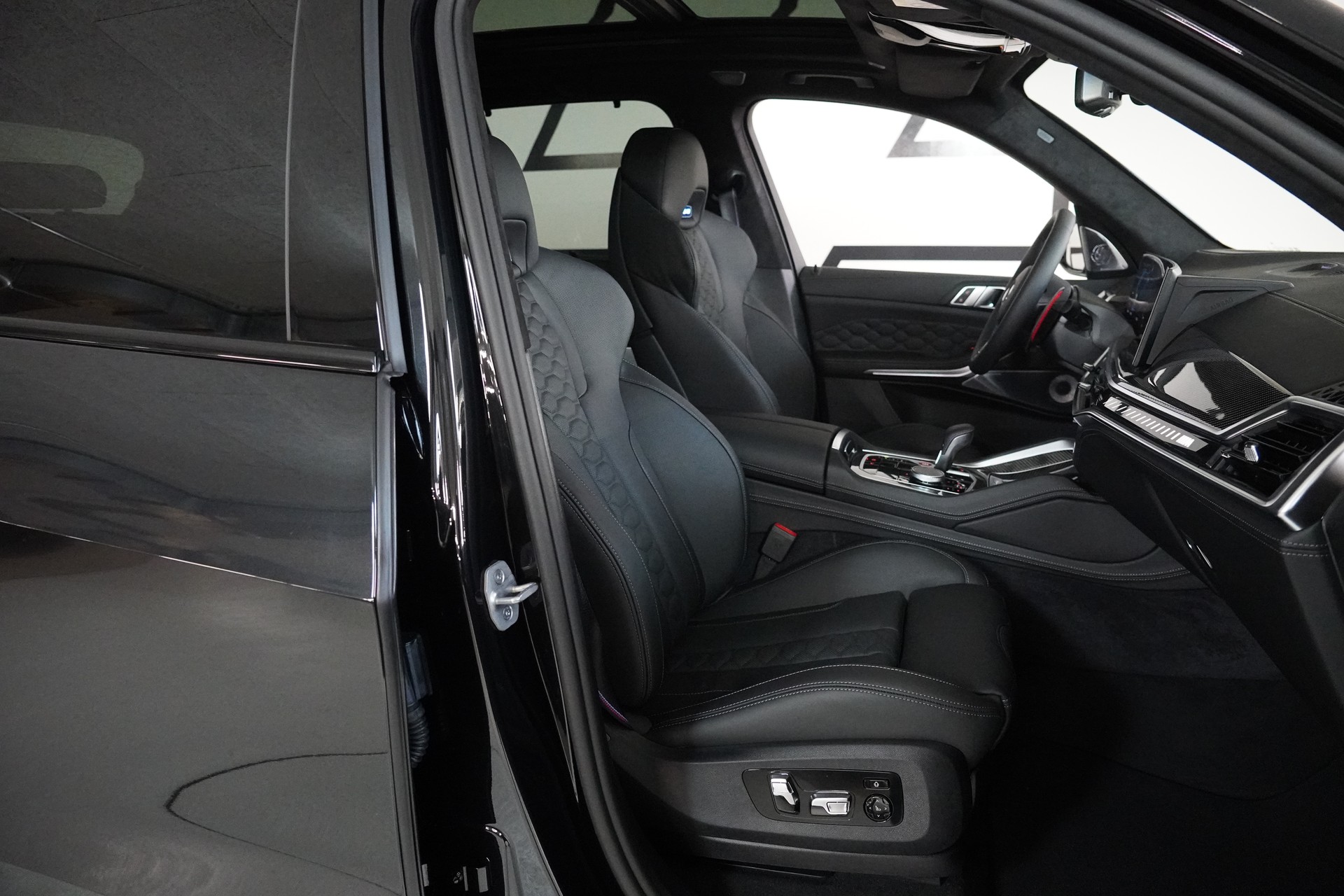 BMW X5M Competition-image-14