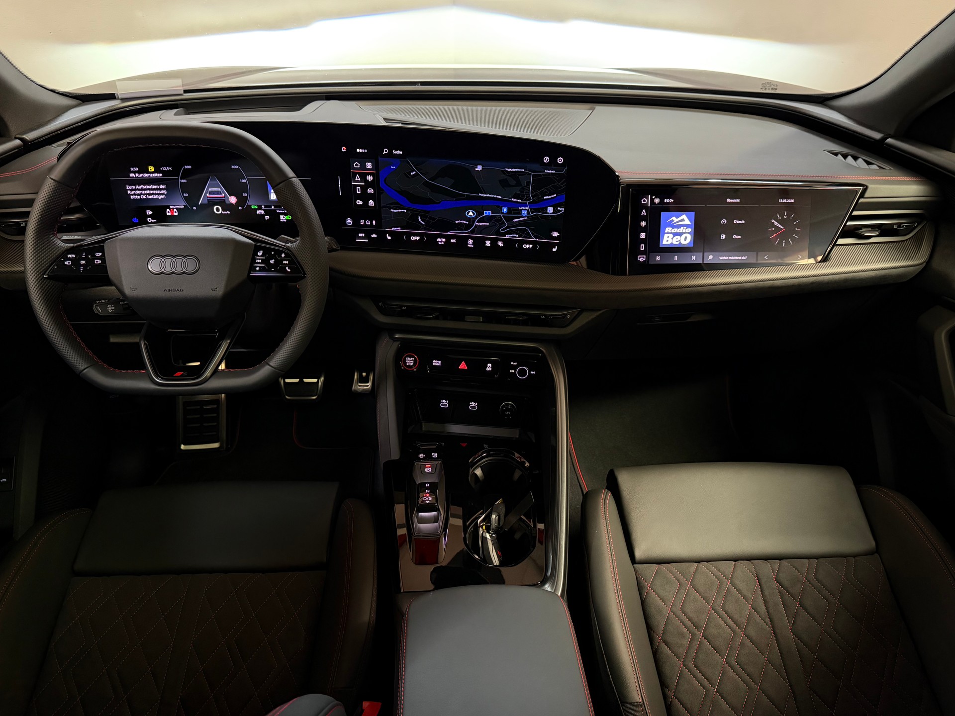AUDI SQ5 TFSI quattro S-tronic-image-17