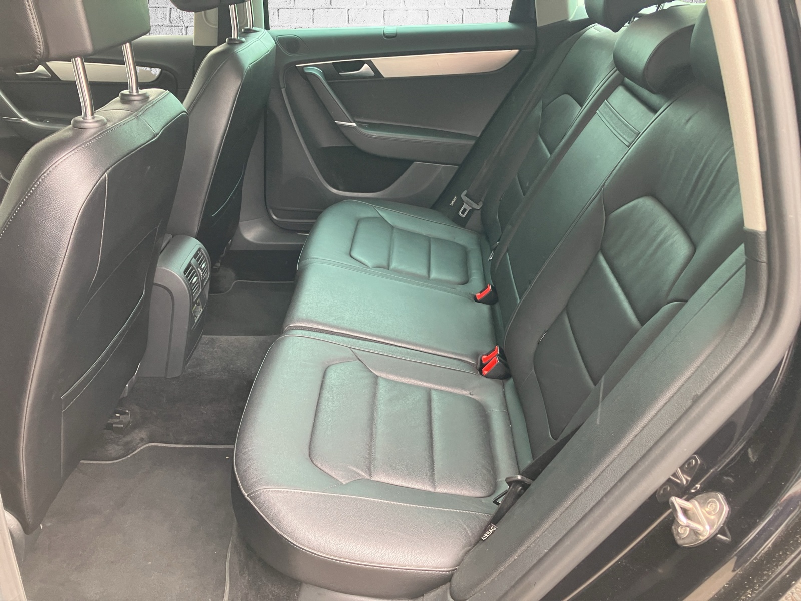 VW Passat Alltrack 2.0 TDI BMT 4Motion DSG-image-6