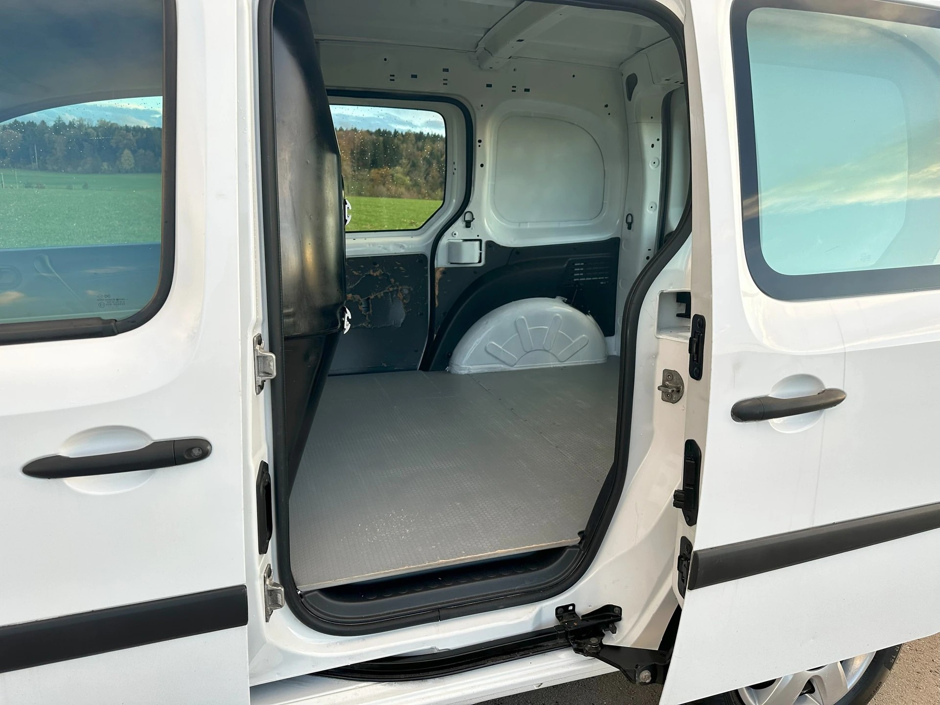 RENAULT Kangoo Medium dCi 90 ENERGY Business*Nutzlast 745 Kg**-image-5