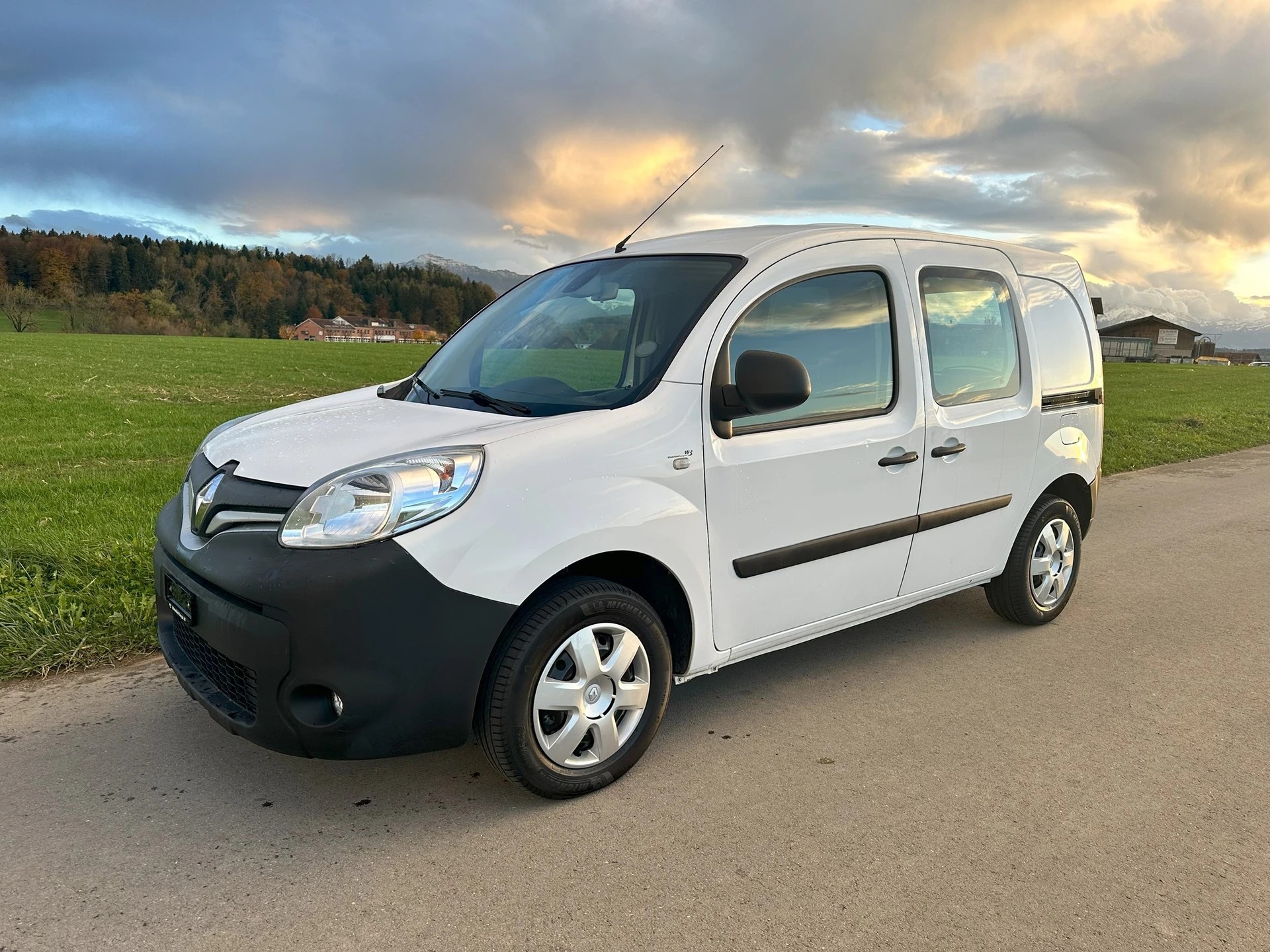 RENAULT Kangoo Medium dCi 90 ENERGY Business*Nutzlast 745 Kg**