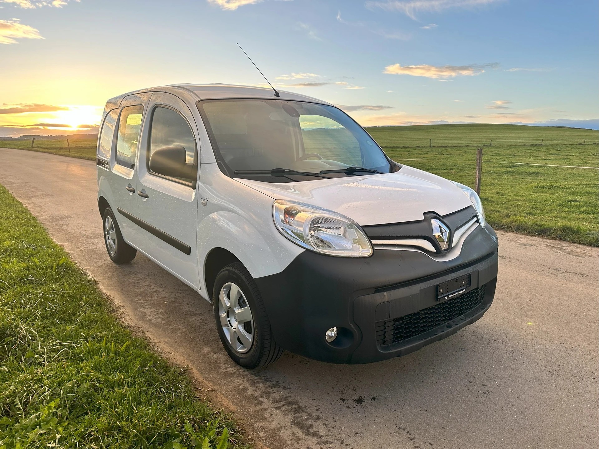RENAULT Kangoo Medium dCi 90 ENERGY Business*Nutzlast 745 Kg**-image-1