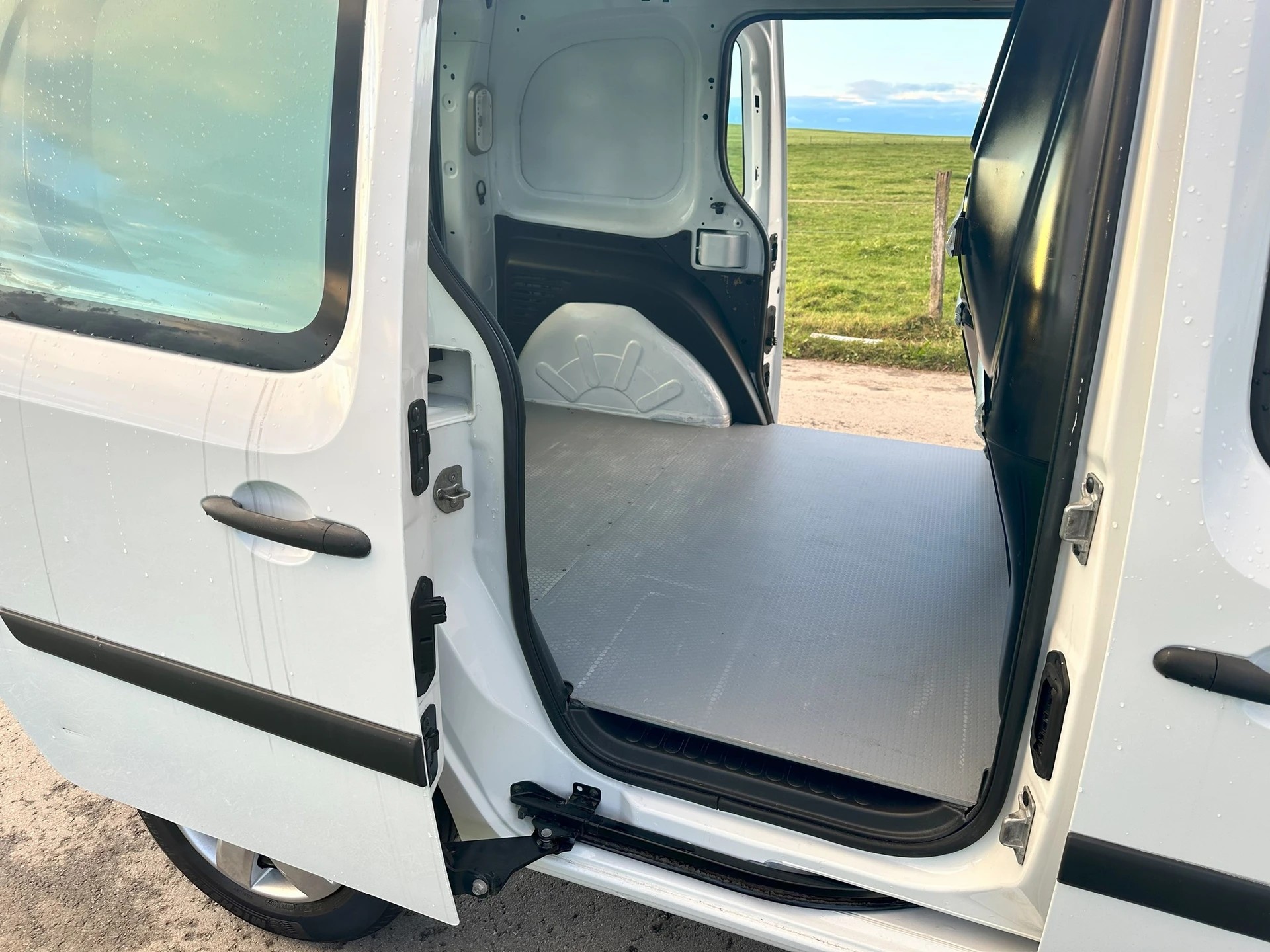 RENAULT Kangoo Medium dCi 90 ENERGY Business*Nutzlast 745 Kg**-image-6