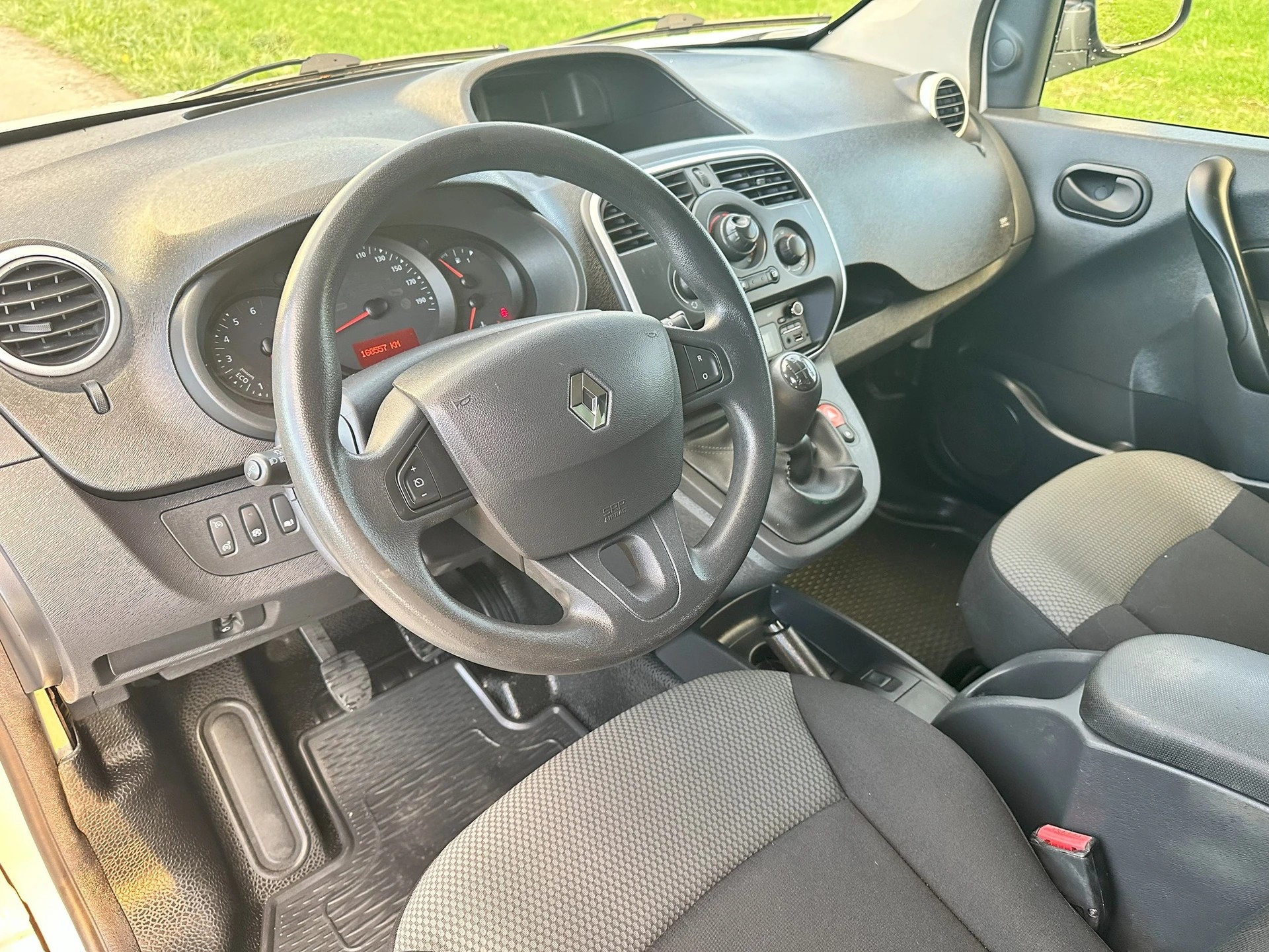 RENAULT Kangoo Medium dCi 90 ENERGY Business*Nutzlast 745 Kg**-image-9