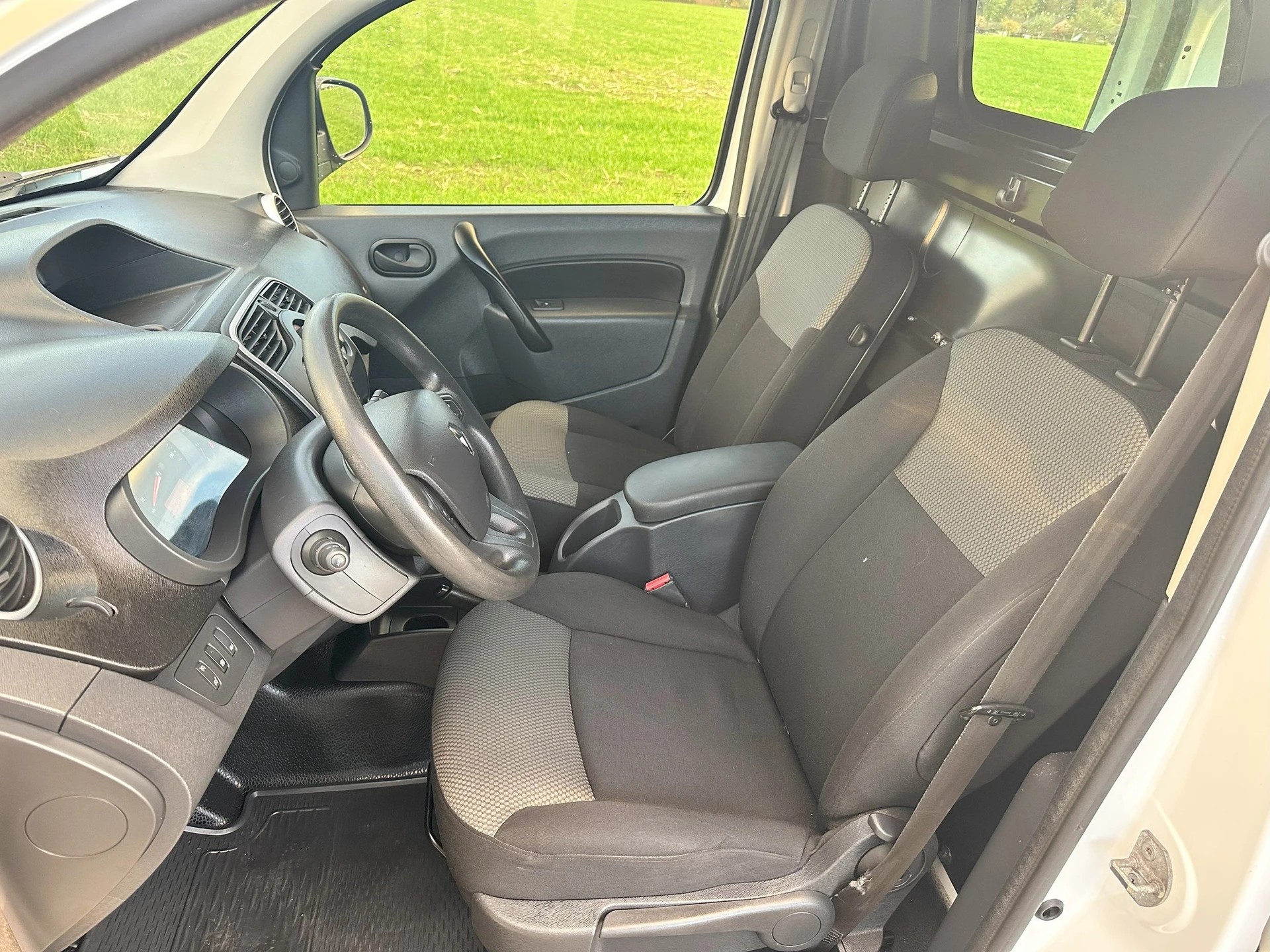 RENAULT Kangoo Medium dCi 90 ENERGY Business*Nutzlast 745 Kg**-image-8