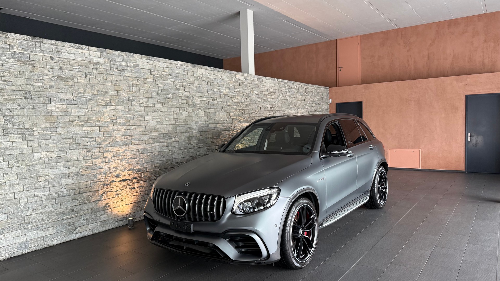 MERCEDES-BENZ GLC 63 S AMG 4Matic+ 9G-Tronic-image-3