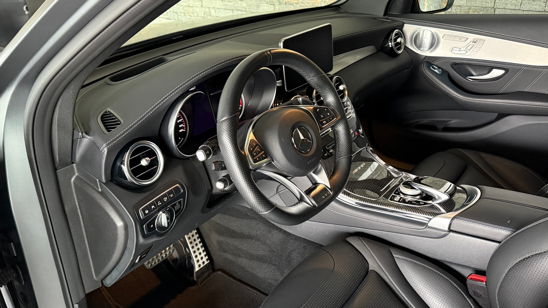 MERCEDES-BENZ GLC 63 S AMG 4Matic+ 9G-Tronic-image-13