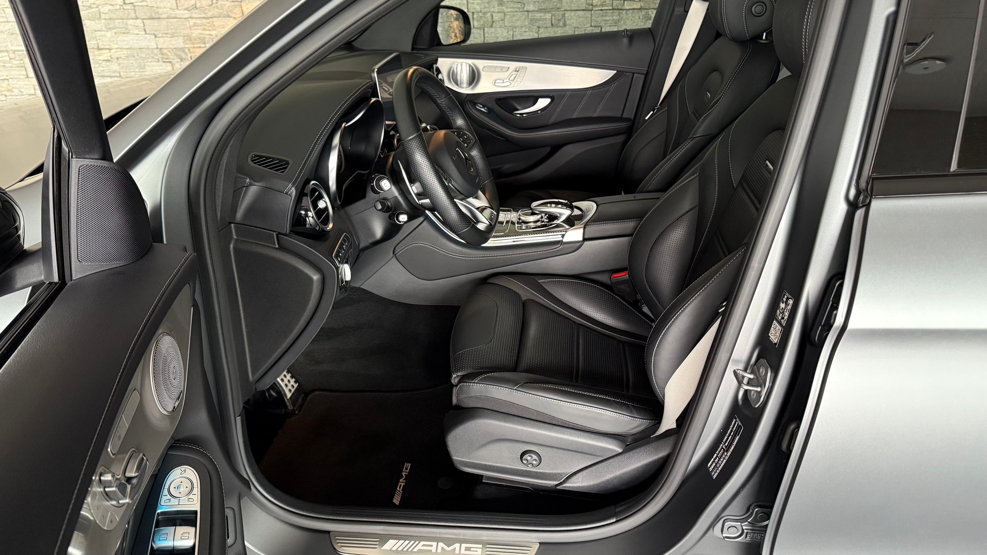 MERCEDES-BENZ GLC 63 S AMG 4Matic+ 9G-Tronic-image-12