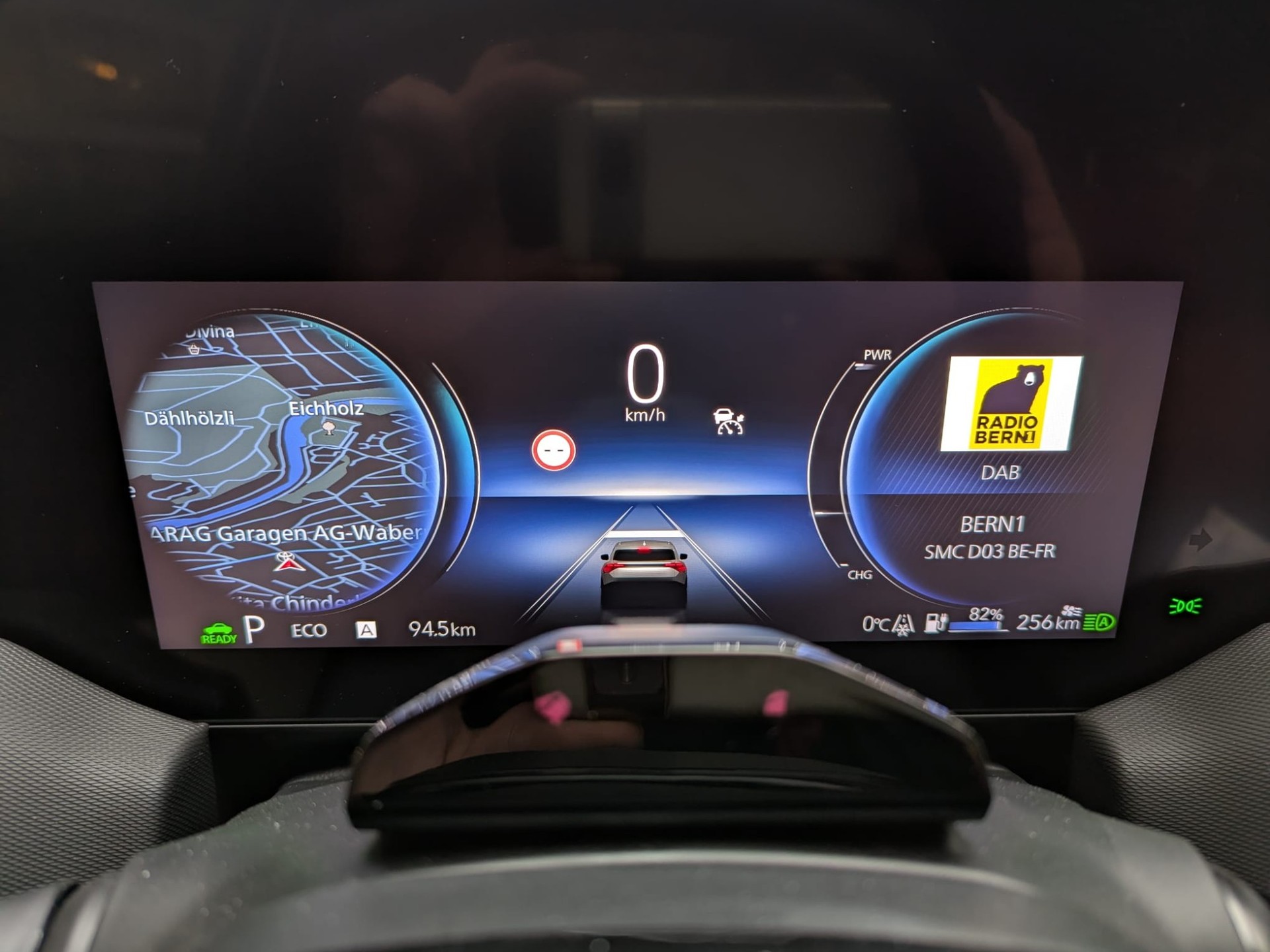 TOYOTA Urban Cruiser 61 kWh Premium AWD-image-14