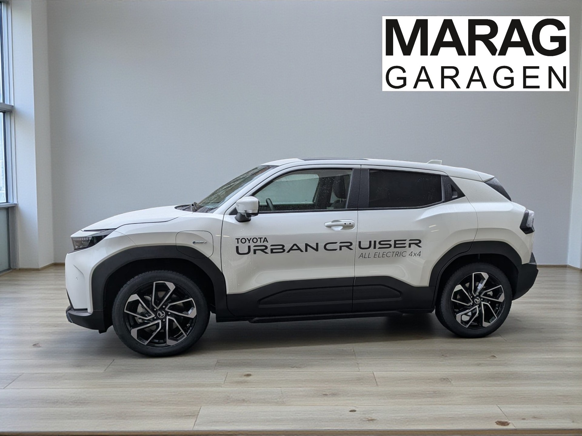 TOYOTA Urban Cruiser 61 kWh Premium AWD-image-2