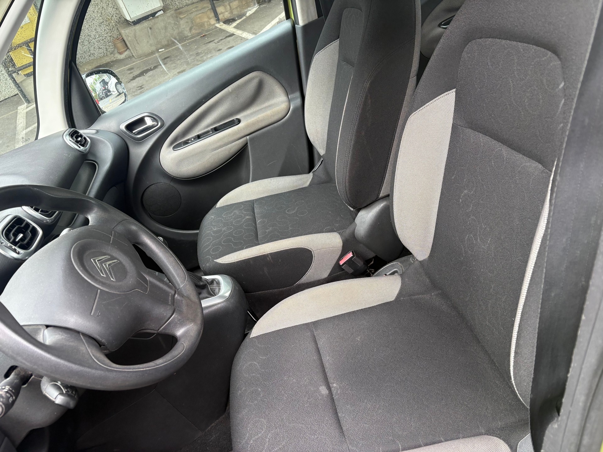 CITROEN C3 Picasso 1.6 HDi Exclusive-image-4