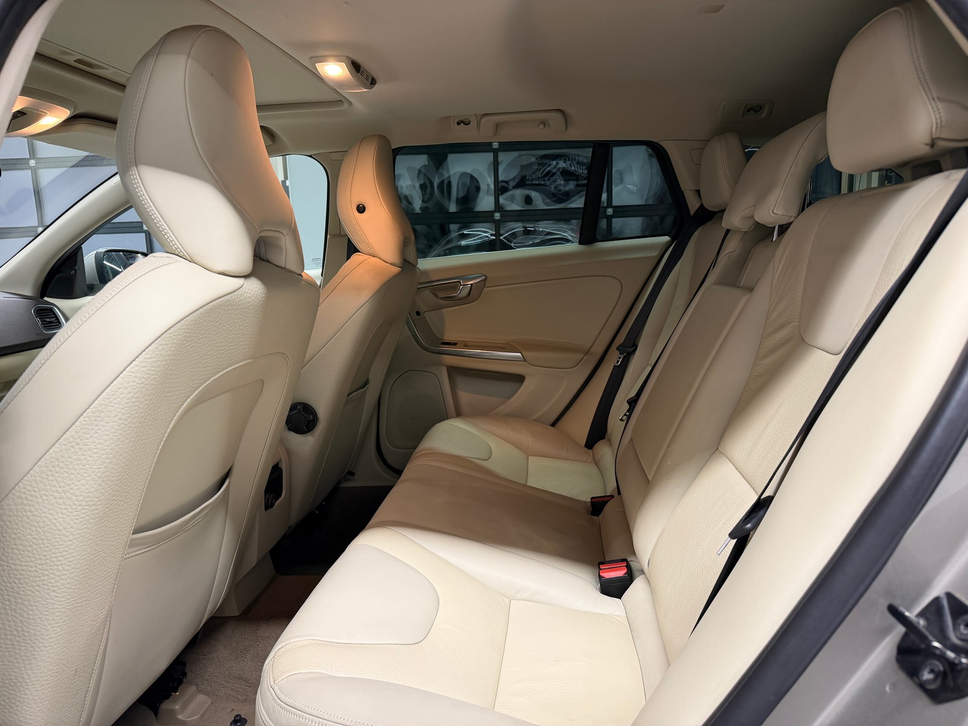 VOLVO V60 2.0 T5 Summum-image-13