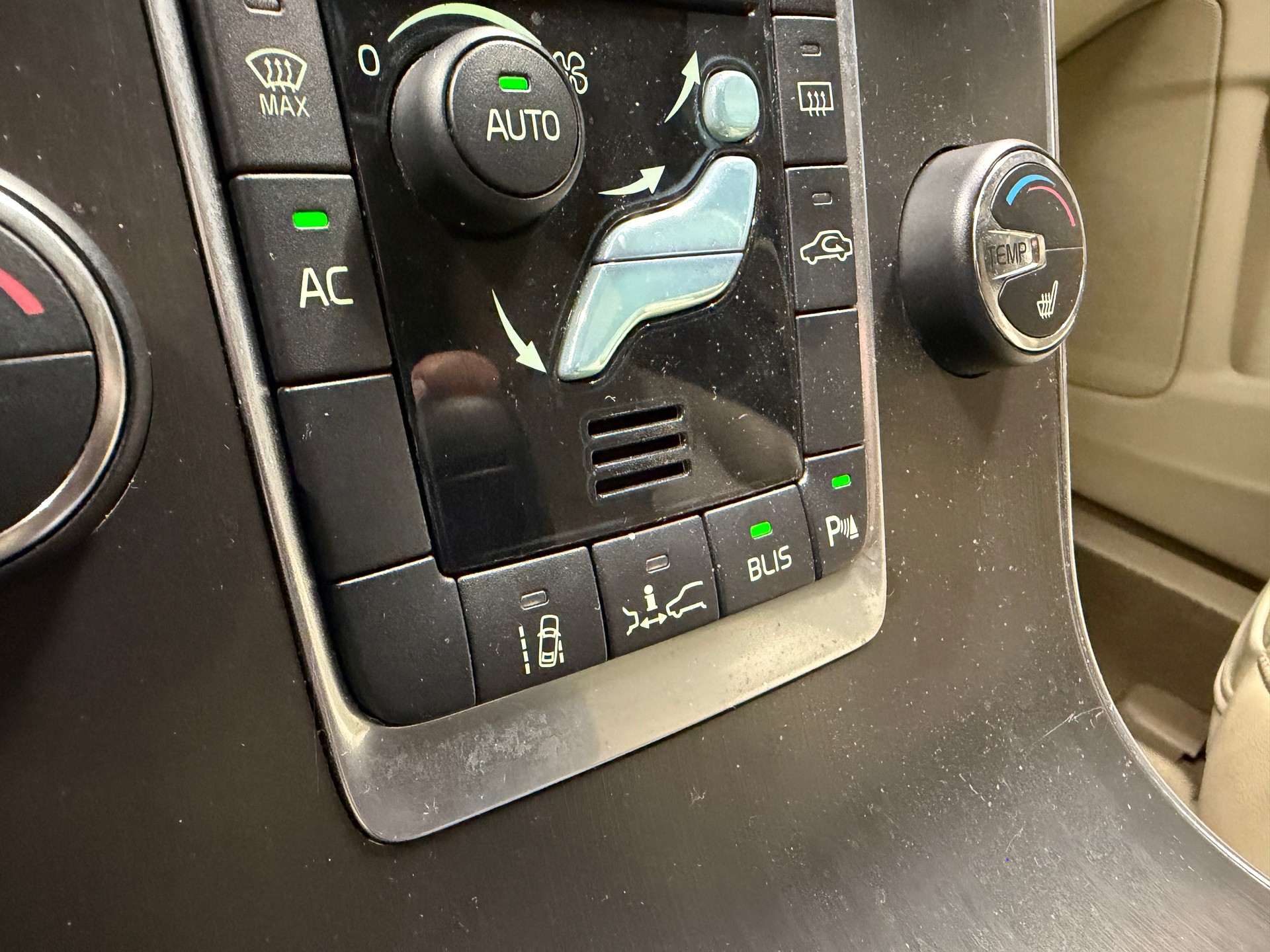 VOLVO V60 2.0 T5 Summum-image-20