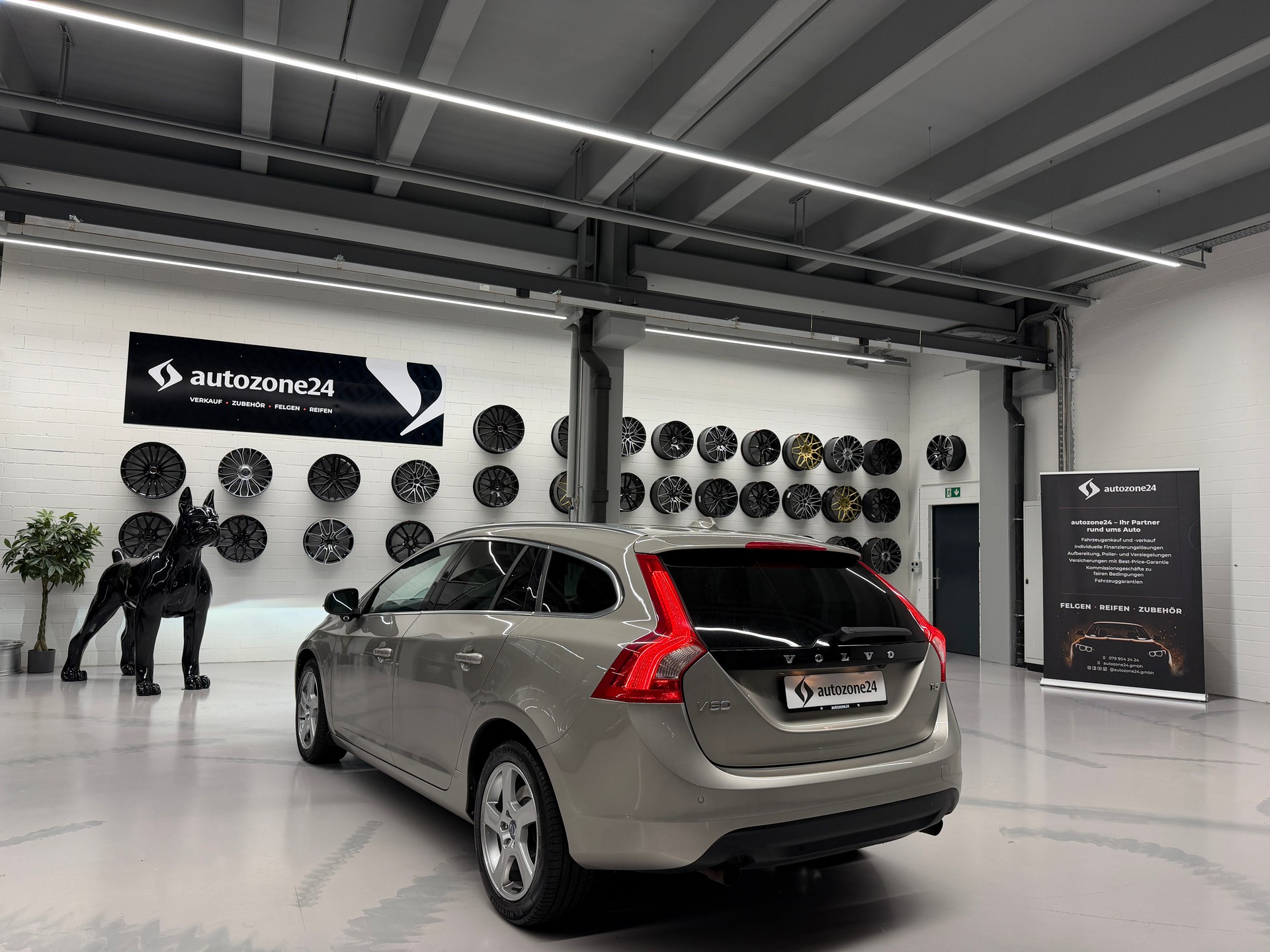 VOLVO V60 2.0 T5 Summum-image-2