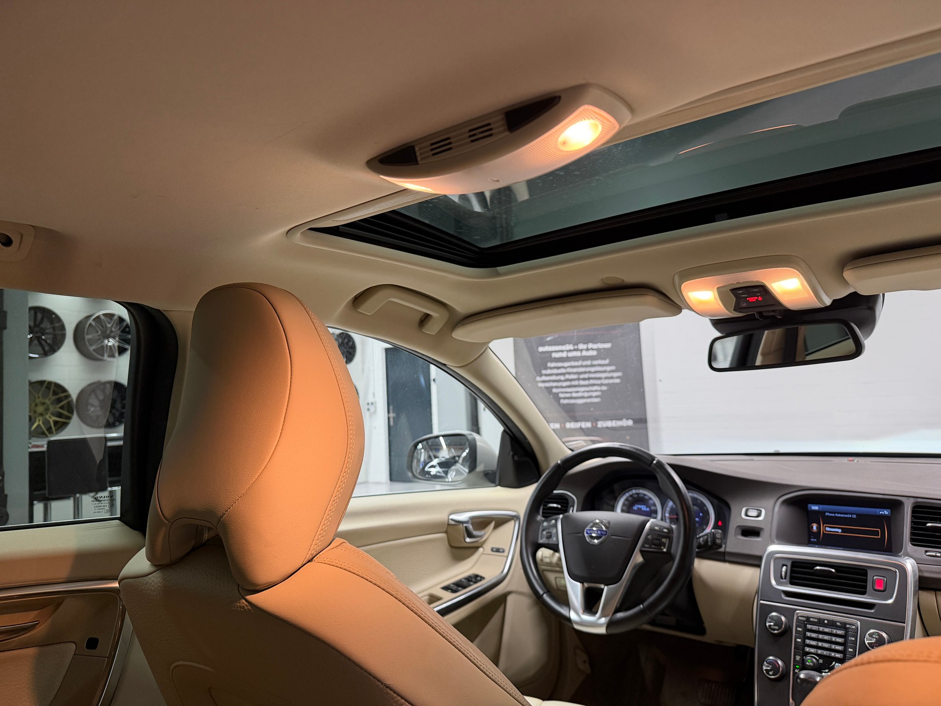 VOLVO V60 2.0 T5 Summum-image-15