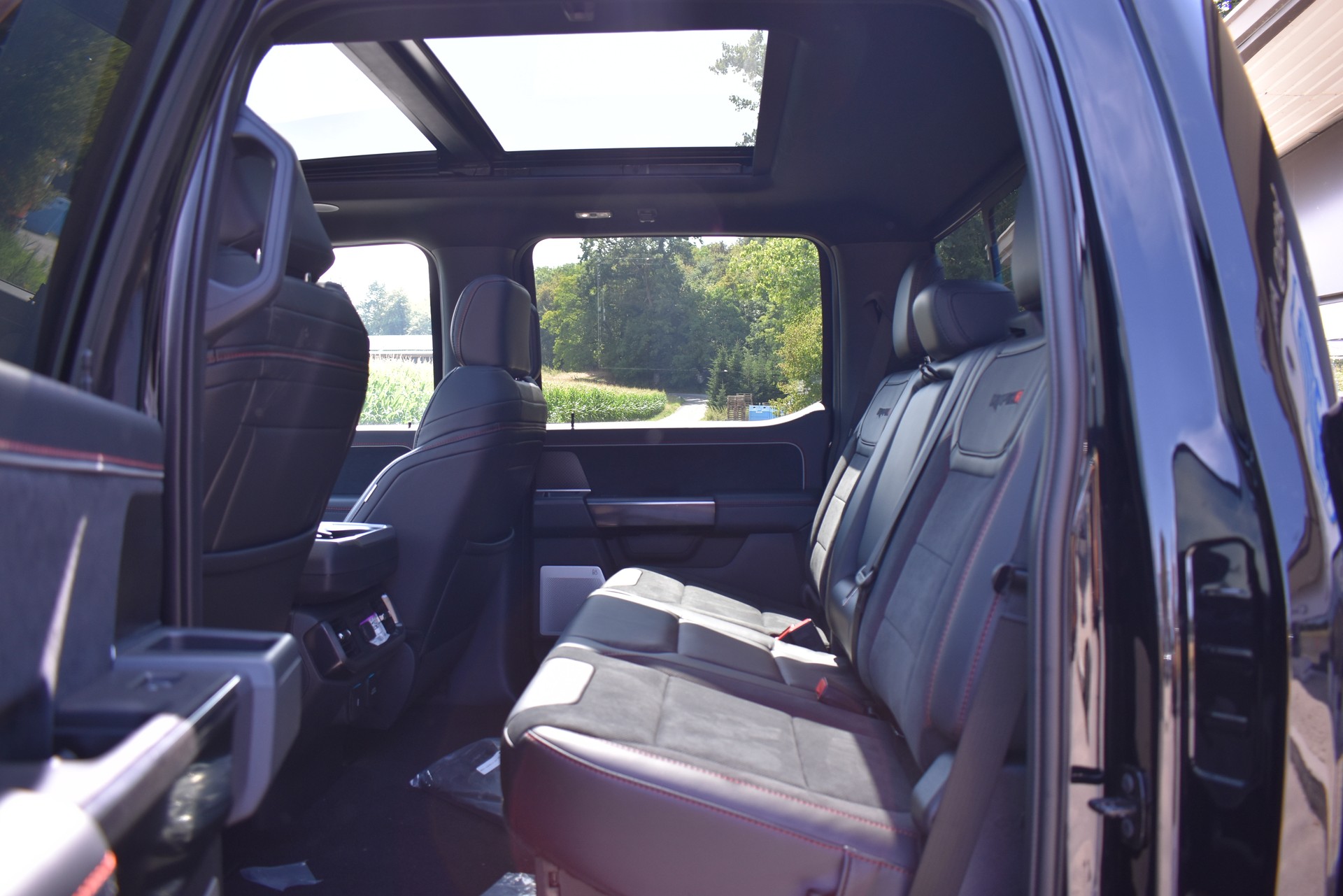 FORD F150 Raptor R-image-8