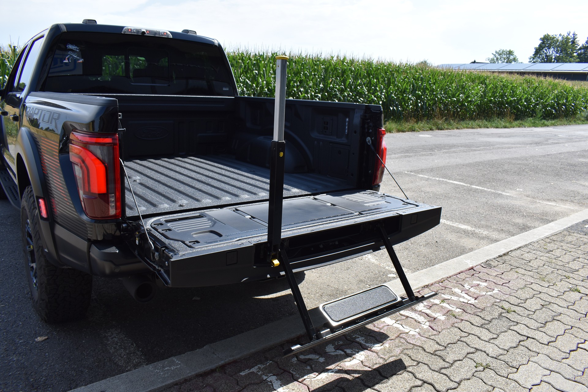 FORD F150 Raptor R-image-7