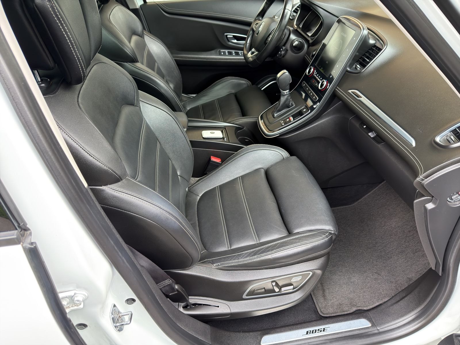 RENAULT Scénic 1.6 dCi Bose EDC-image-11