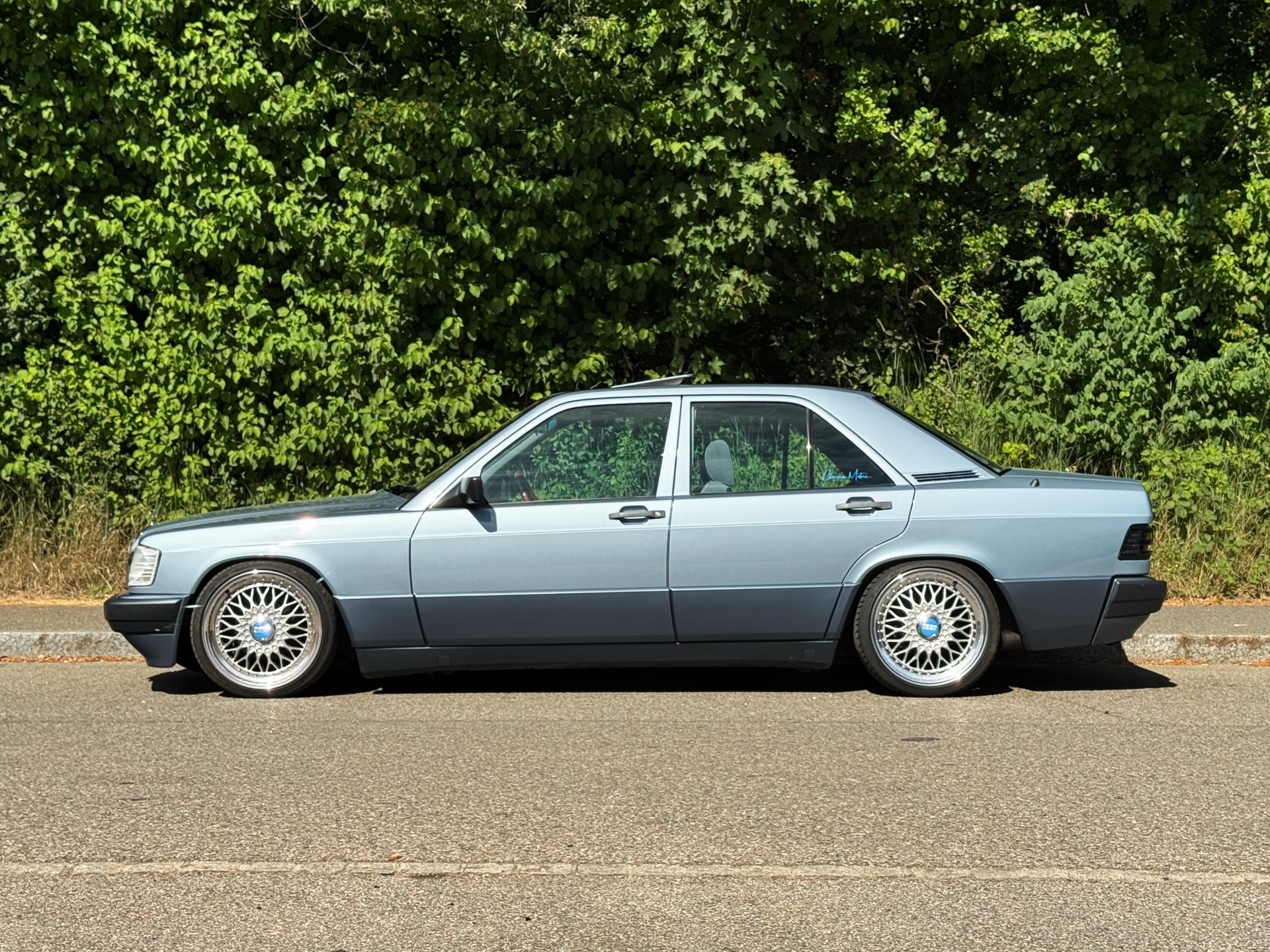 MERCEDES-BENZ 190 E 2.0-image-2
