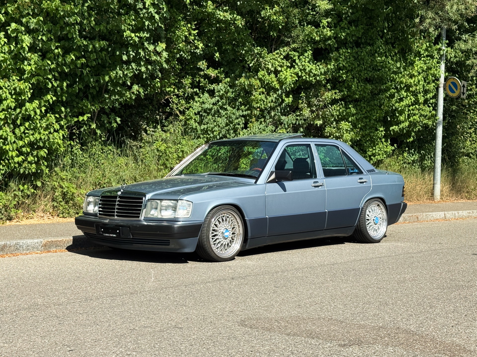 MERCEDES-BENZ 190 E 2.0-image-1