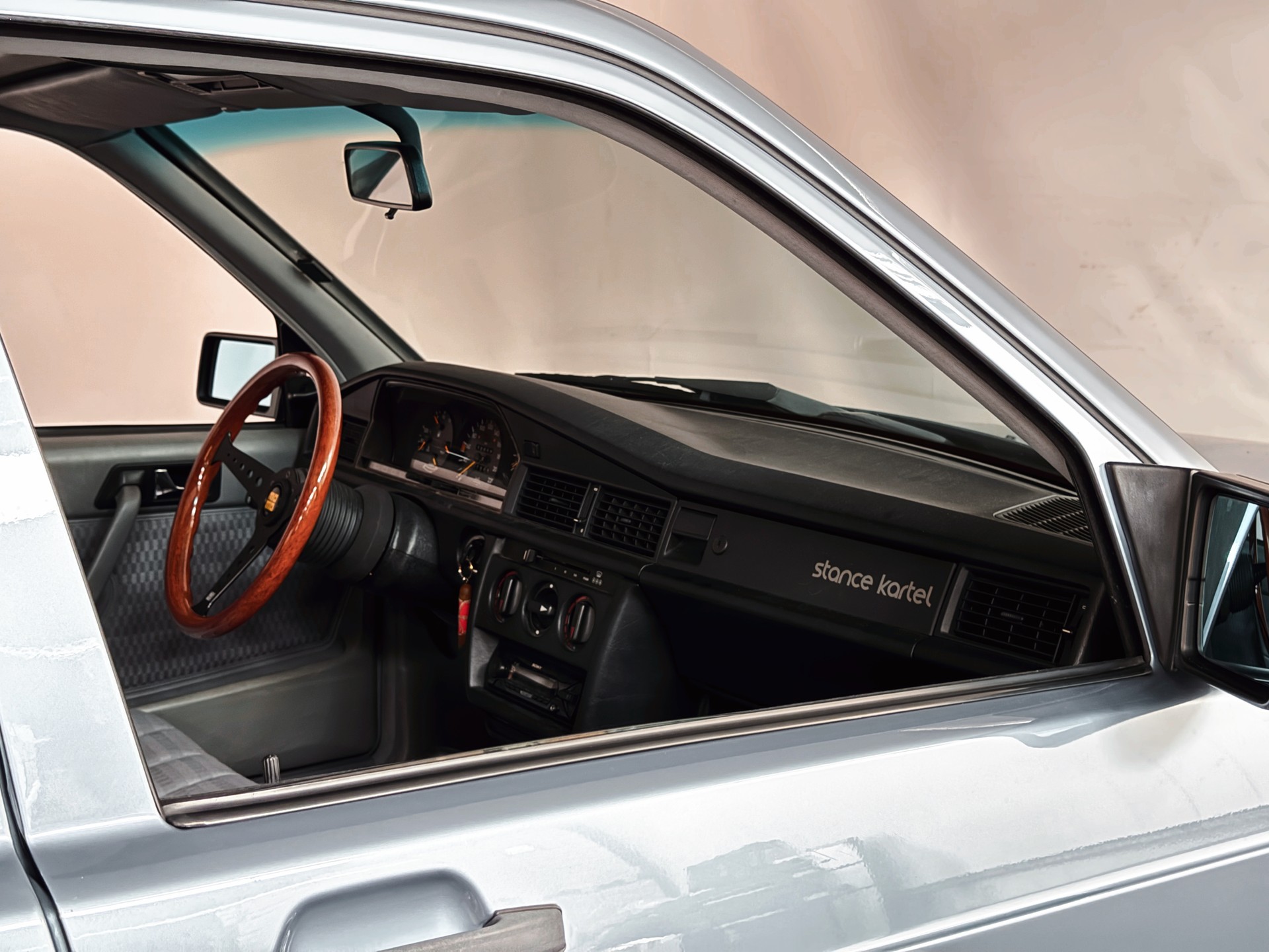 MERCEDES-BENZ 190 E 2.0-image-19