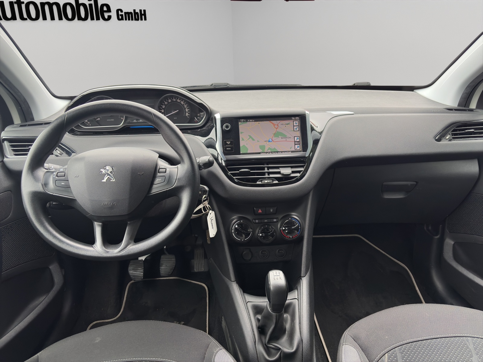 PEUGEOT 208 1.2 VTI Active-image-8