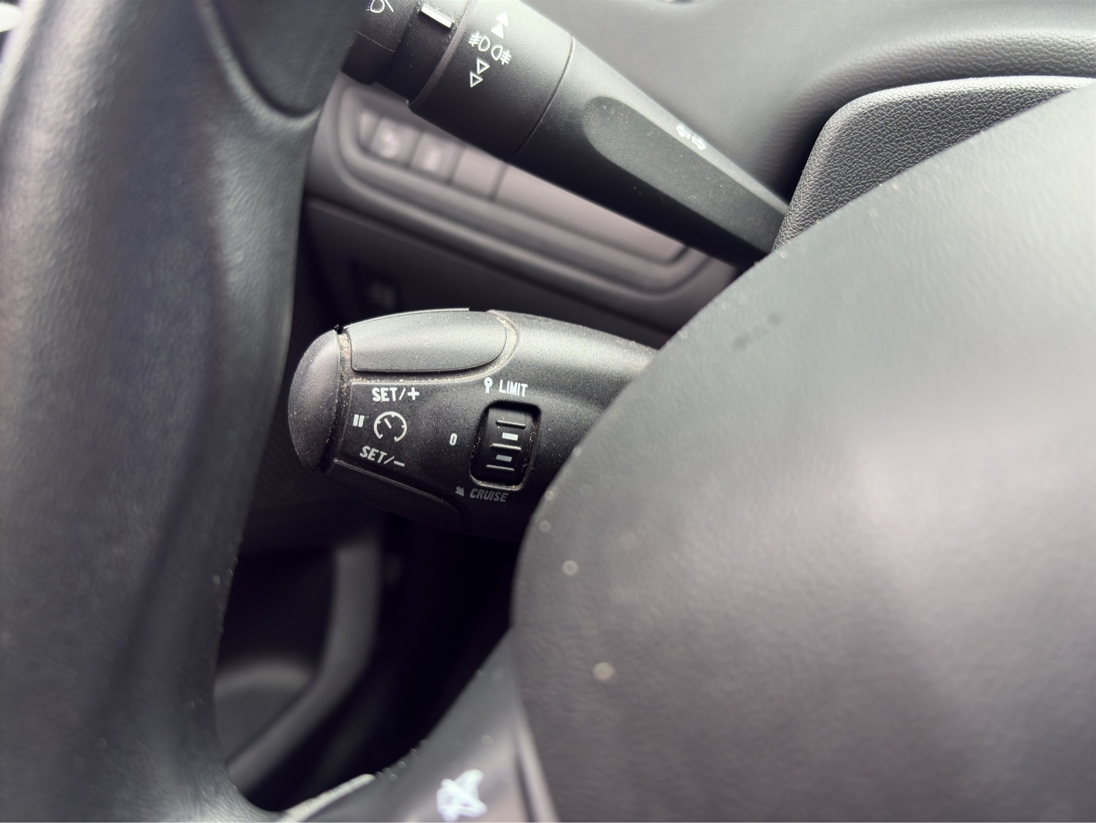 PEUGEOT 208 1.2 VTI Active-image-14
