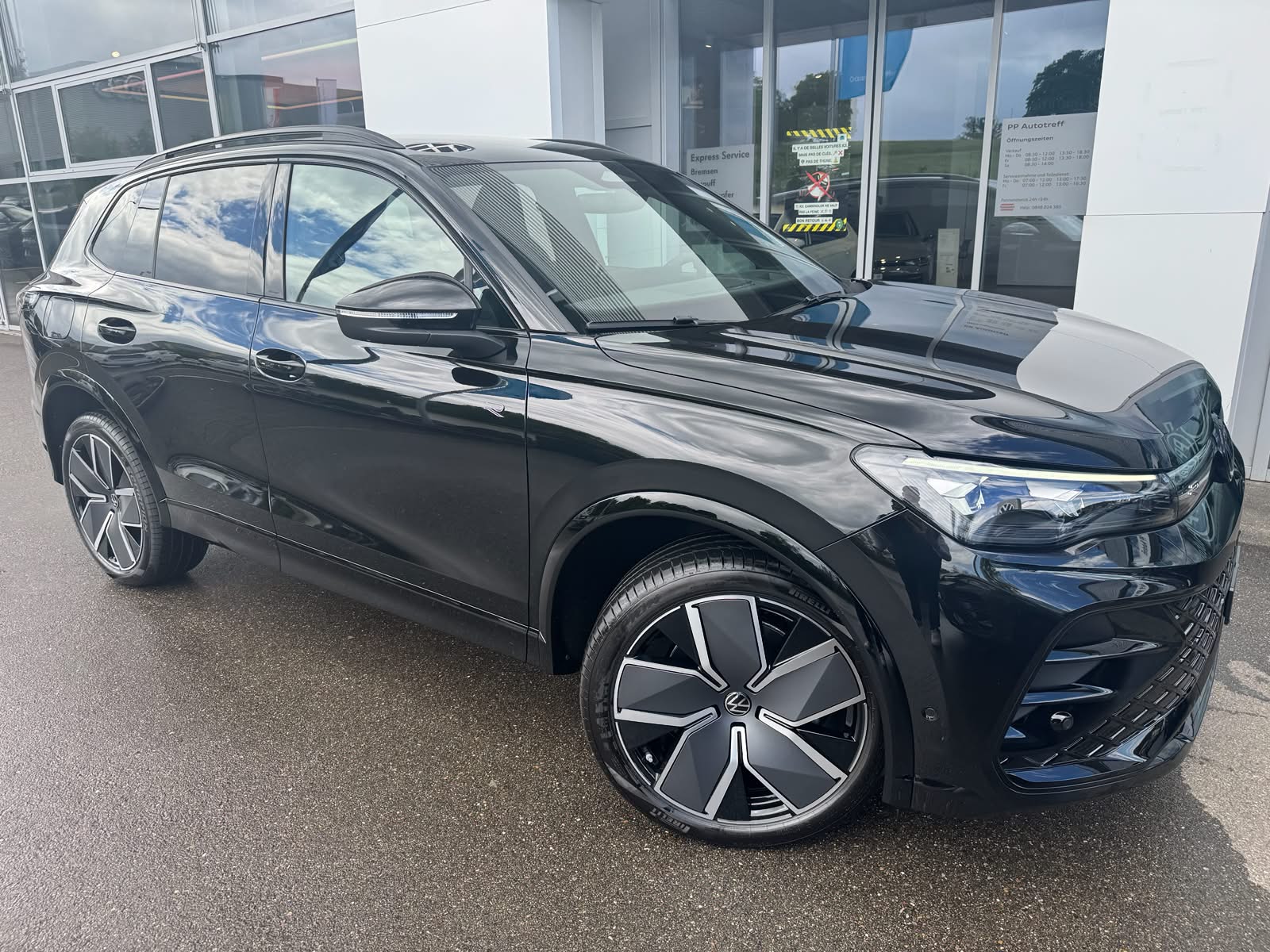 VW Tiguan 2.0 TSI DSG R-Line United 4Motion-image-1