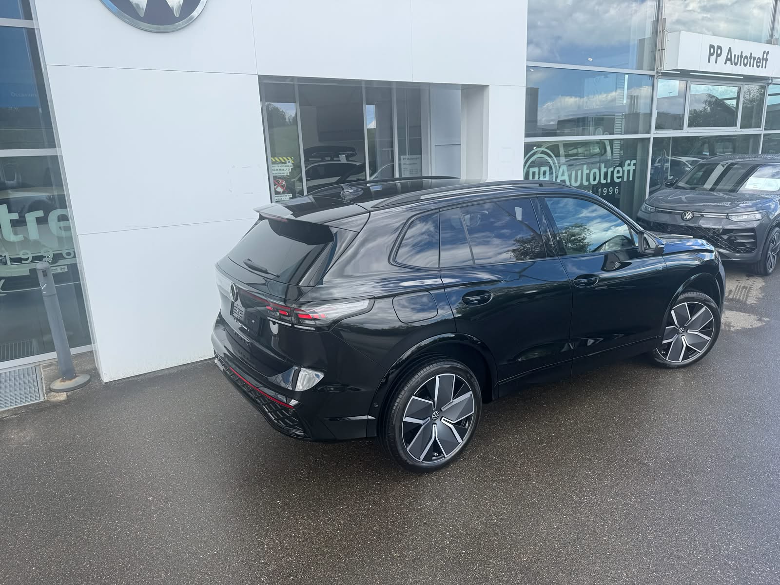 VW Tiguan 2.0 TSI DSG R-Line United 4Motion-image-3