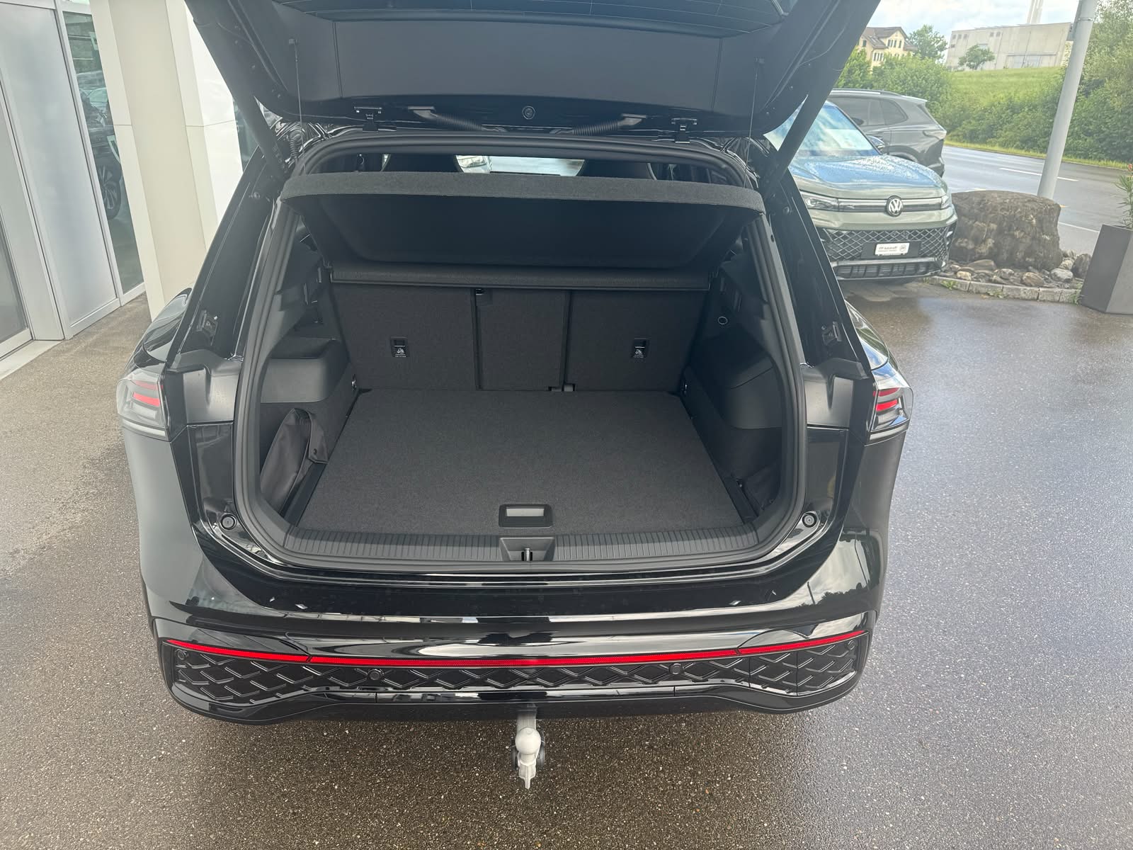 VW Tiguan 2.0 TSI DSG R-Line United 4Motion-image-4