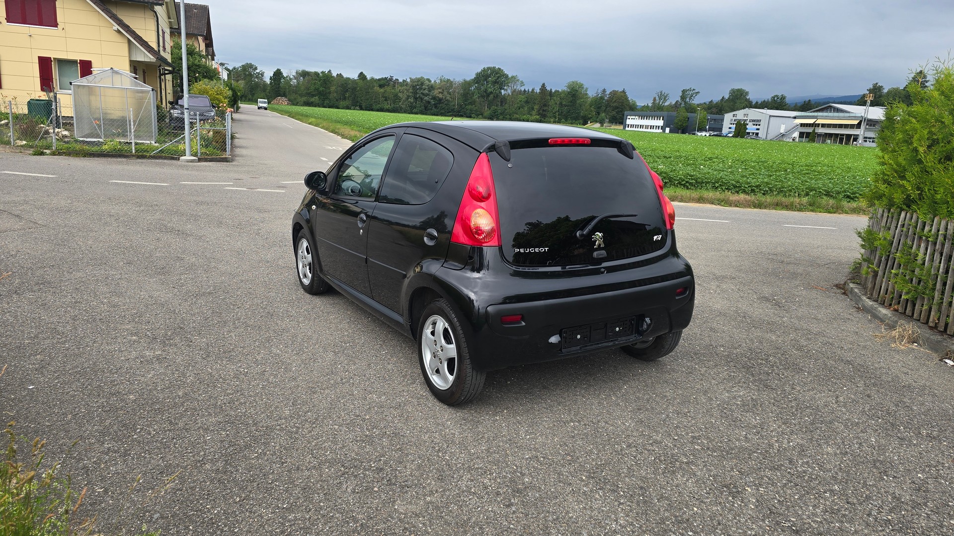 PEUGEOT 107 1.0 Black&Silver Edition 2-Tronic-image-1