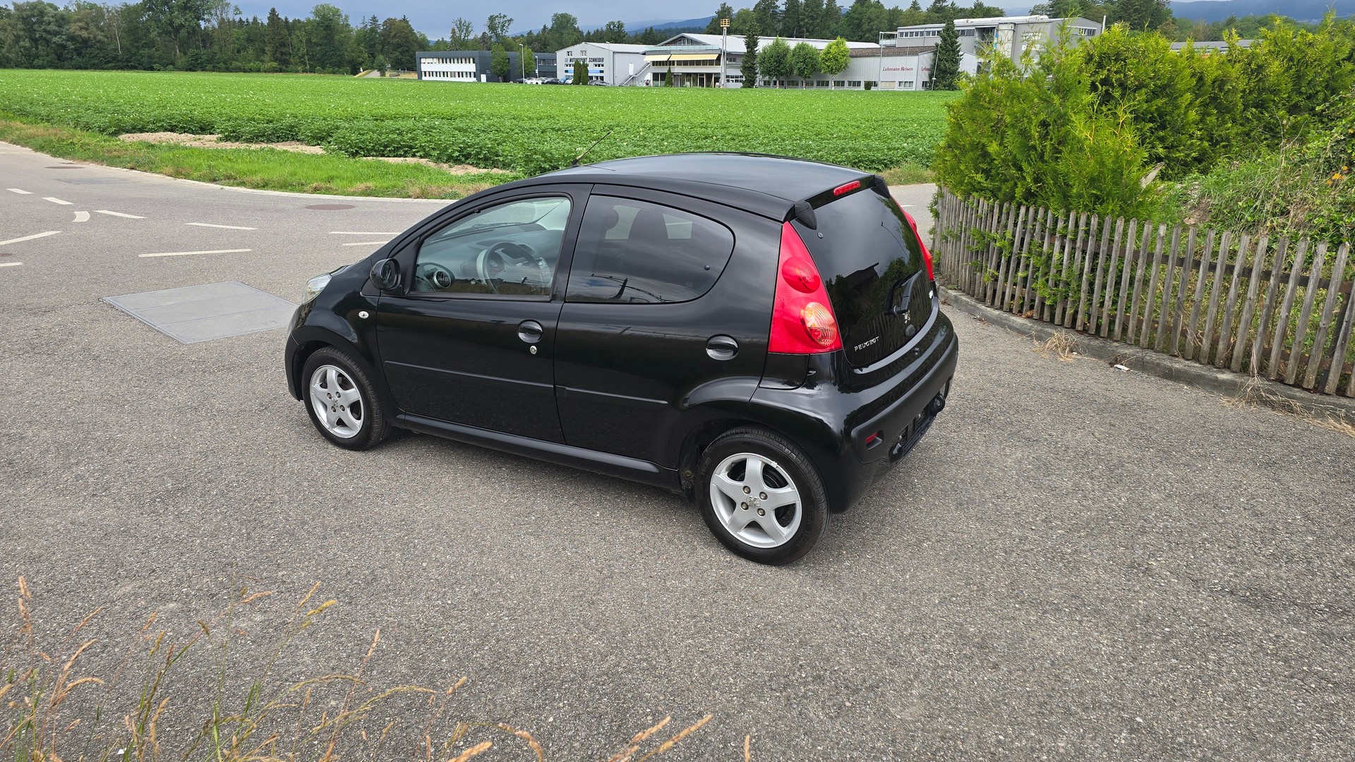 PEUGEOT 107 1.0 Black&Silver Edition 2-Tronic-image-5