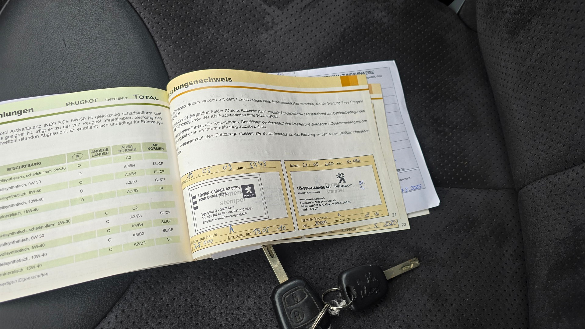 PEUGEOT 107 1.0 Black&Silver Edition 2-Tronic-image-17