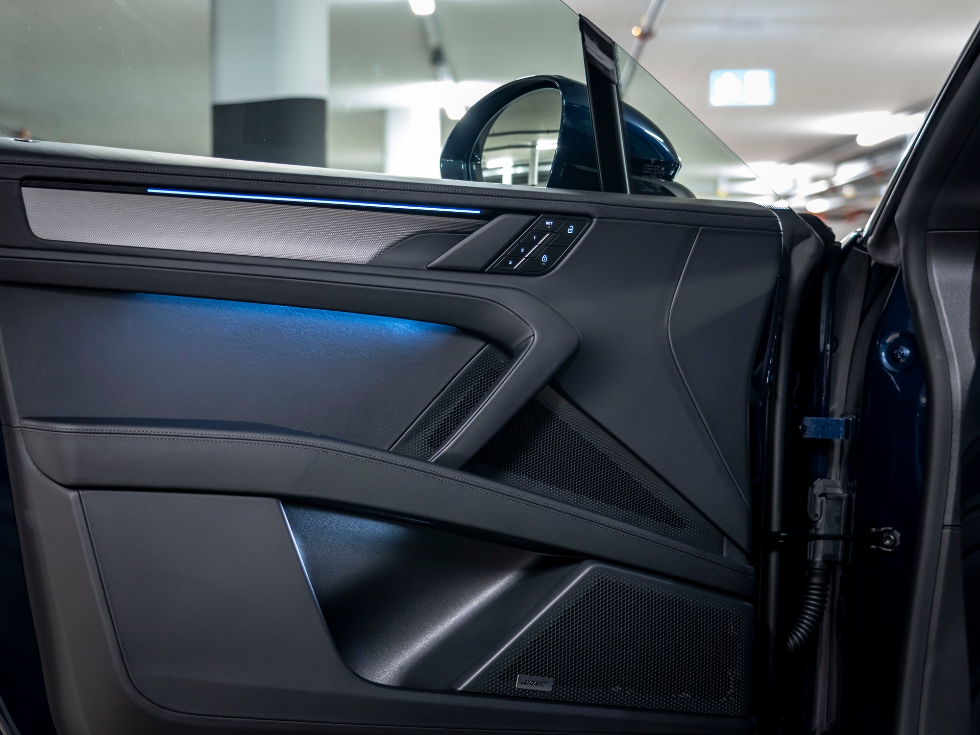 PORSCHE Cayenne S Electric 113 kWh-image-18