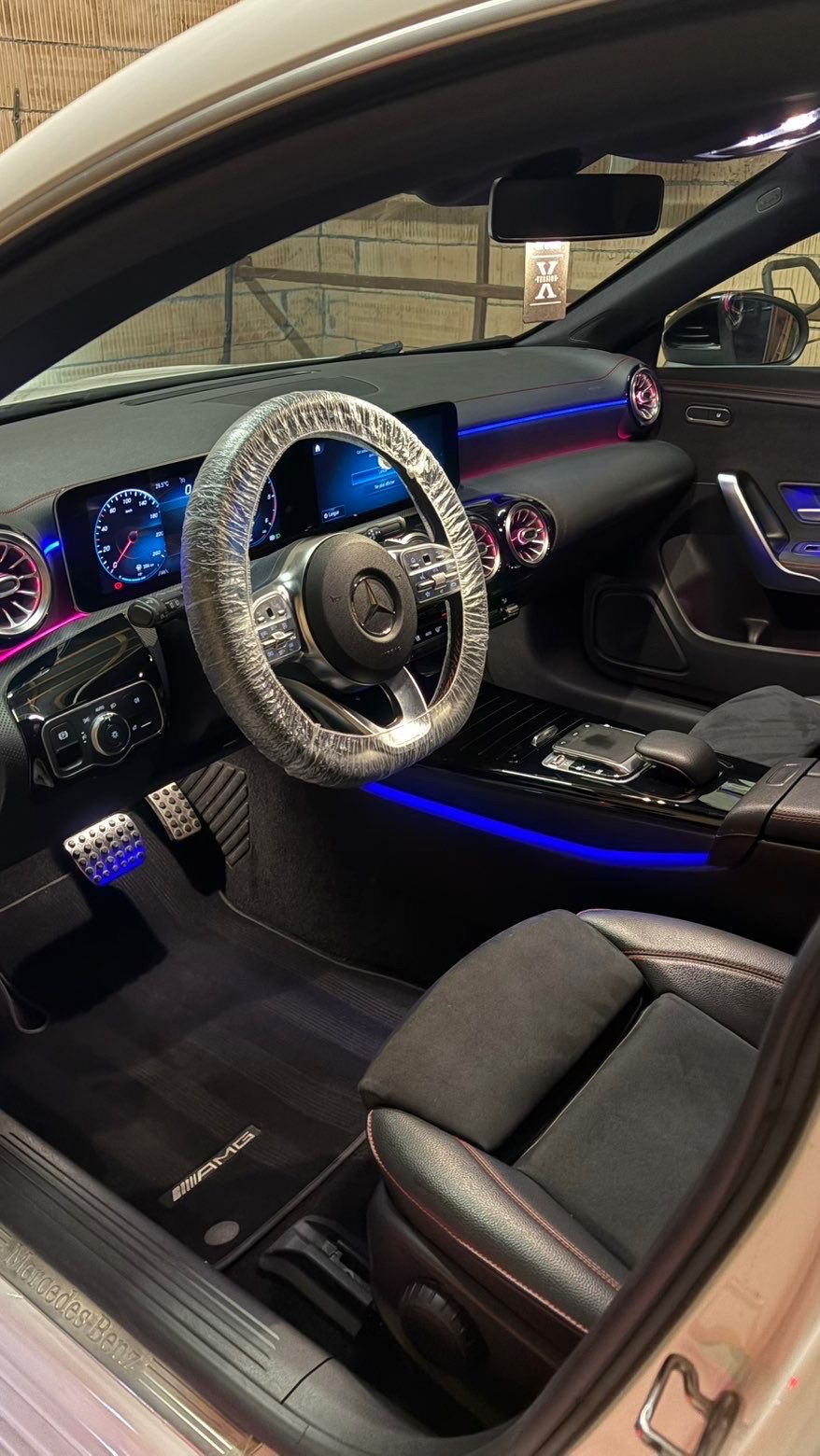 MERCEDES-BENZ CLA Shooting Brake 200 d 4Matic Style-image-7