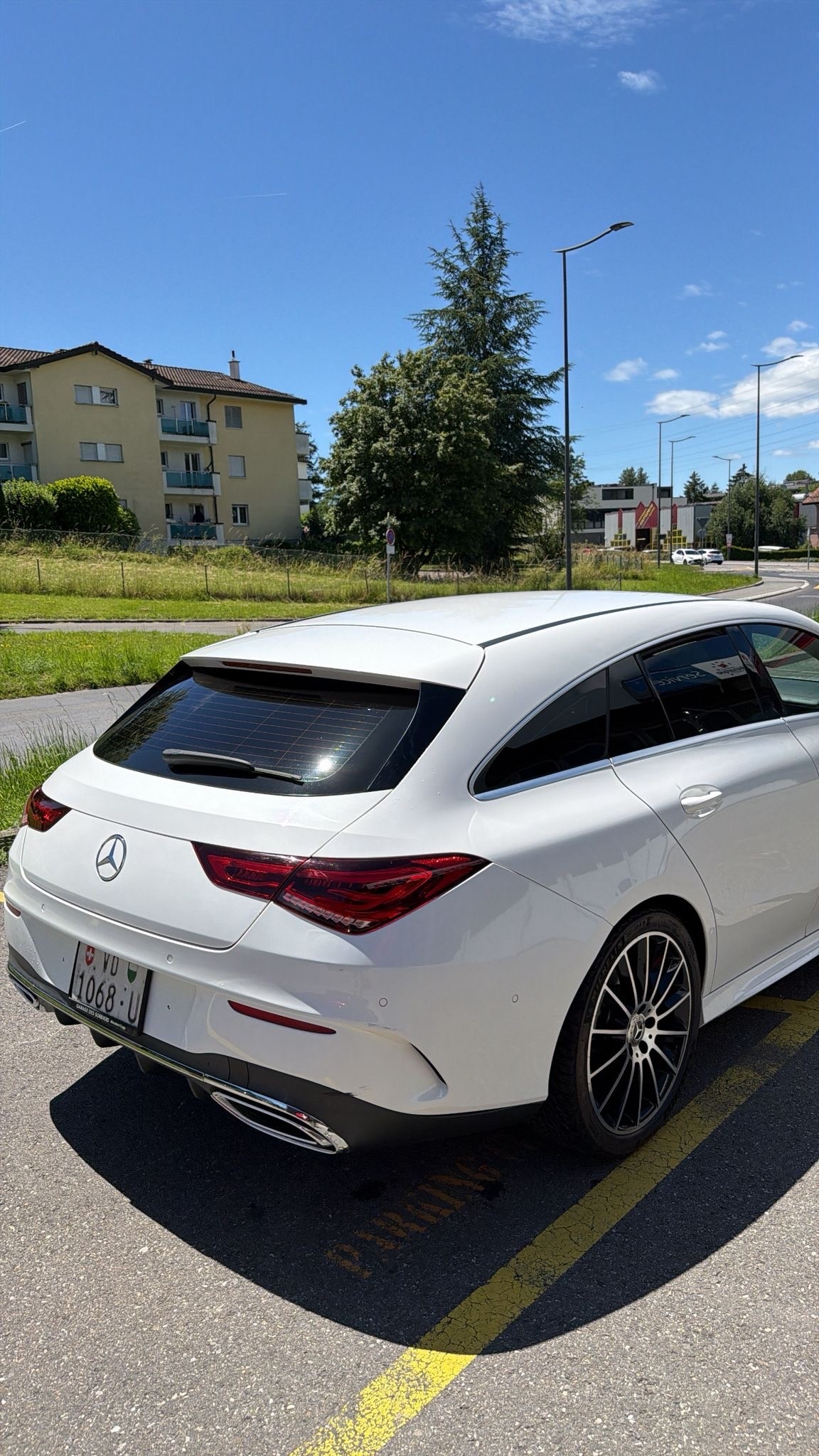 MERCEDES-BENZ CLA Shooting Brake 200 d 4Matic Style-image-3