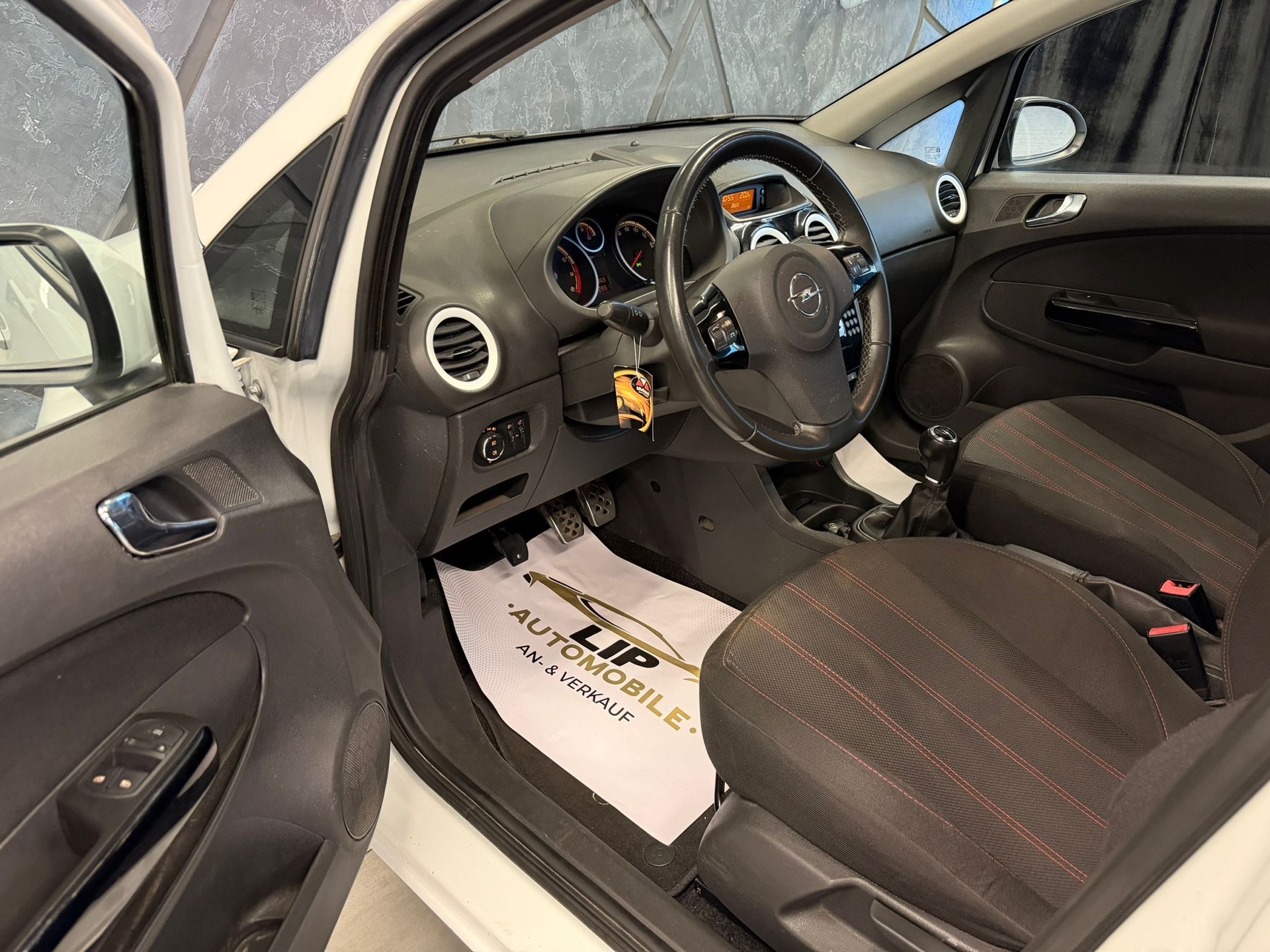 OPEL Corsa 1.4 TP Color Edition-image-10