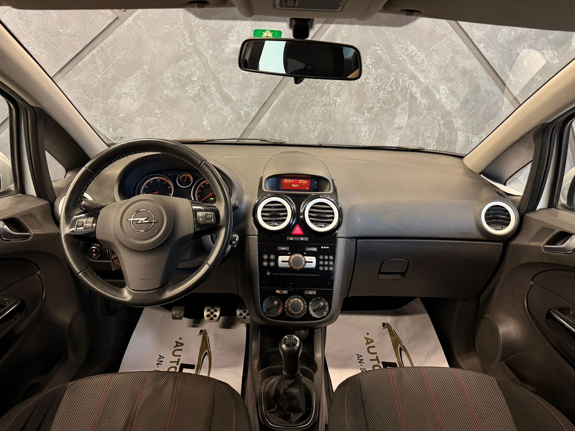 OPEL Corsa 1.4 TP Color Edition-image-8