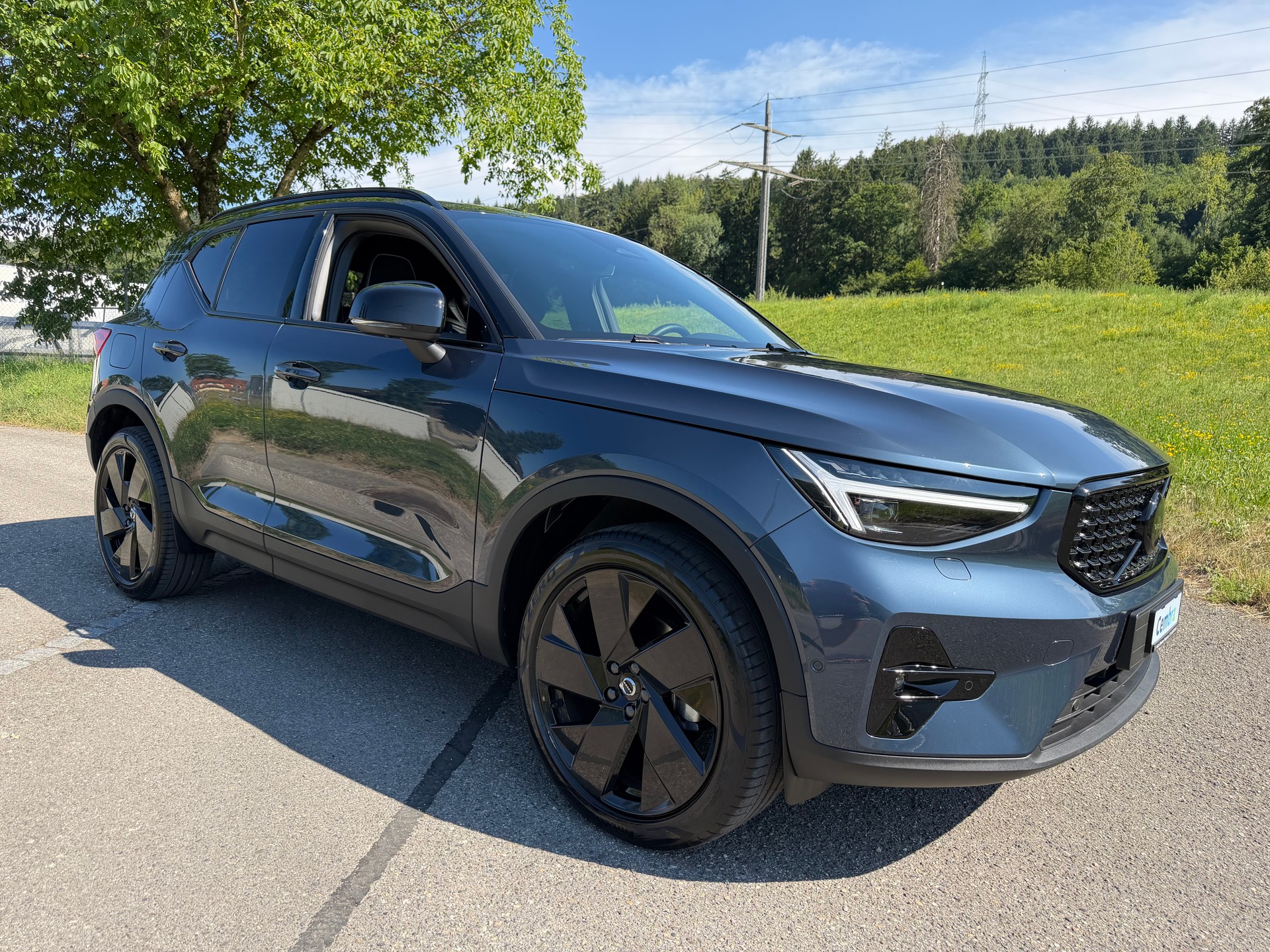 VOLVO XC40 B4 BENZIN MILD HYBRID "ULTRA BLACK EDITION" DCT CH WAGEN.-image-12