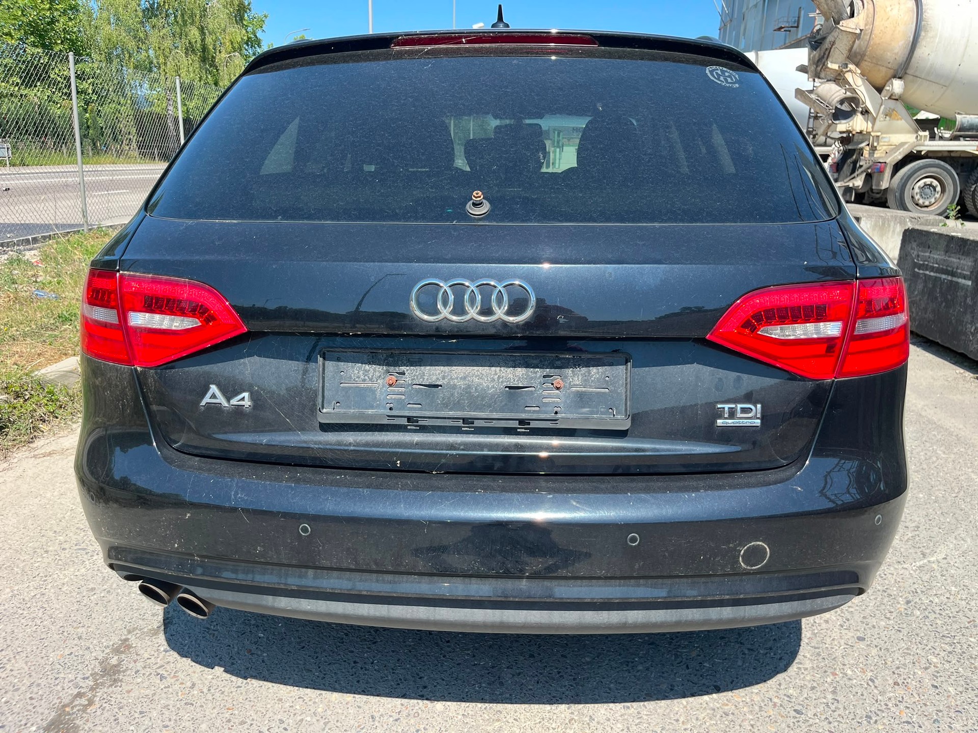 AUDI A4 Avant 2.0 TDI quattro-image-6
