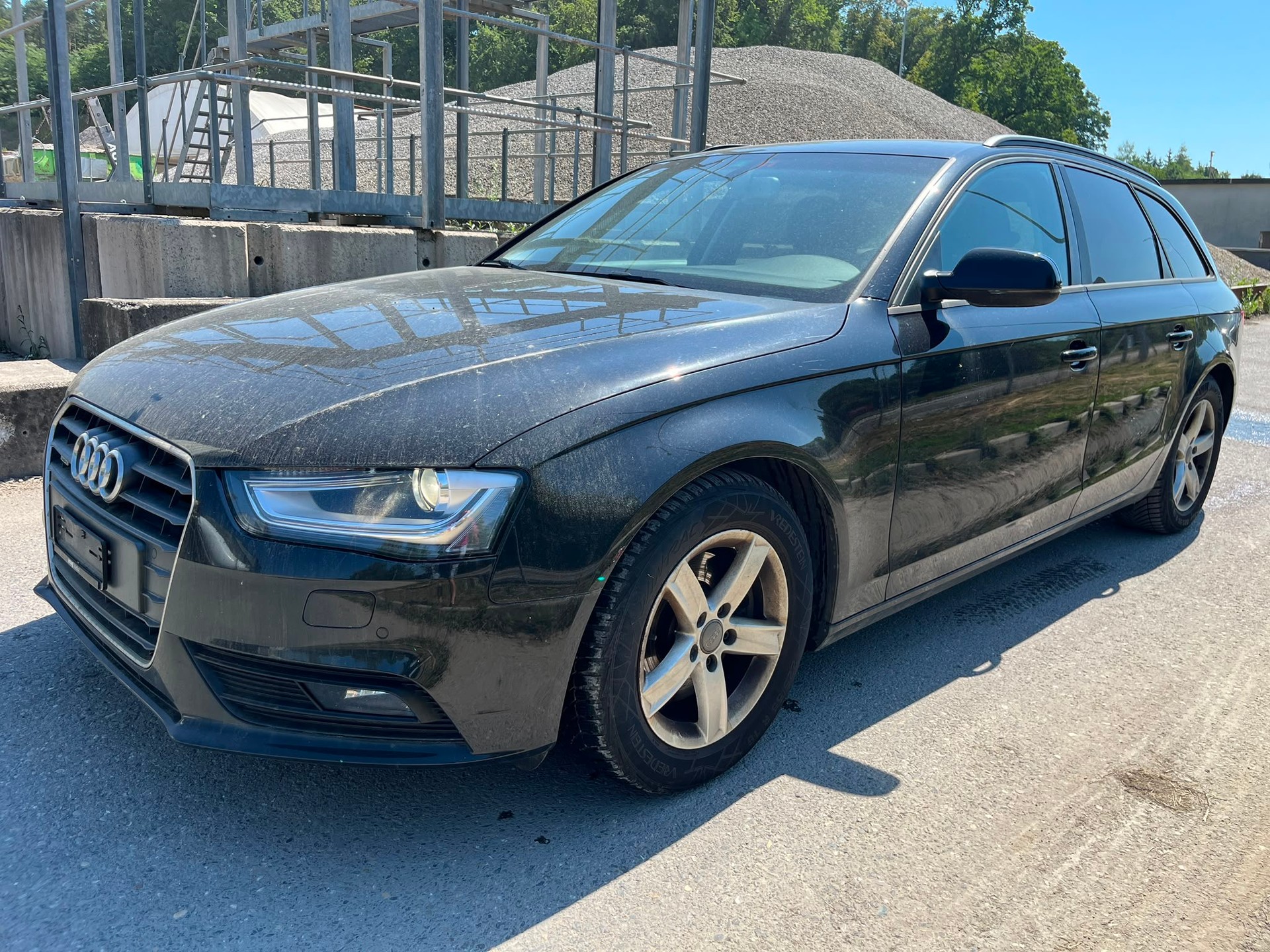 AUDI A4 Avant 2.0 TDI quattro-image-0