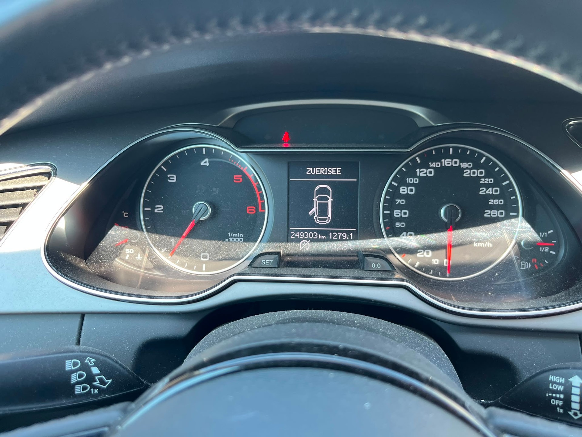AUDI A4 Avant 2.0 TDI quattro-image-10