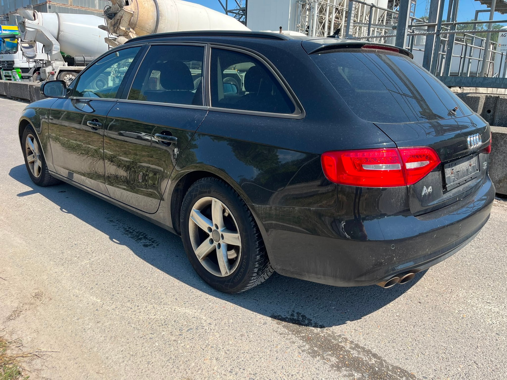 AUDI A4 Avant 2.0 TDI quattro-image-3