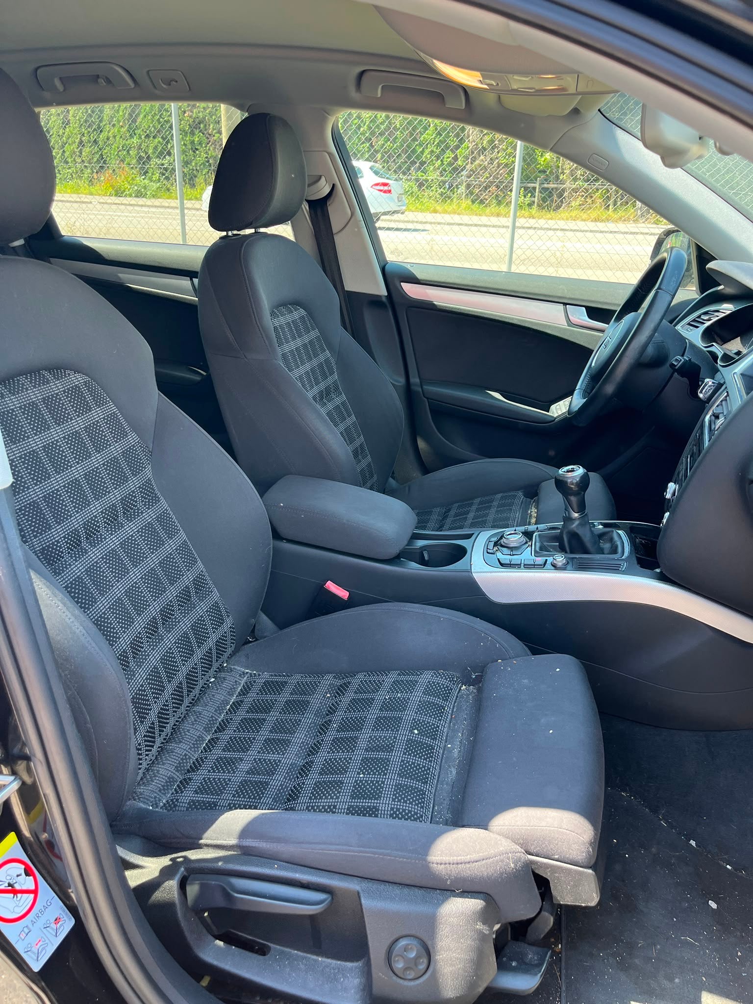 AUDI A4 Avant 2.0 TDI quattro-image-9