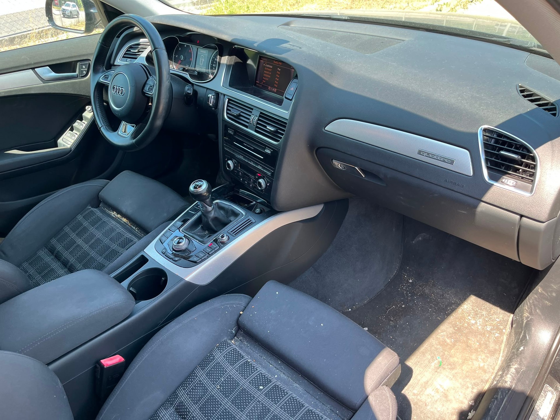 AUDI A4 Avant 2.0 TDI quattro-image-12