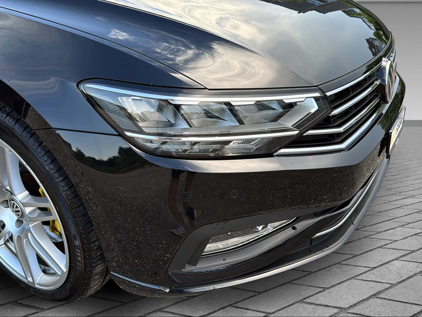 VW Passat Variant 2.0 TDI 150 Business DSG-image-11