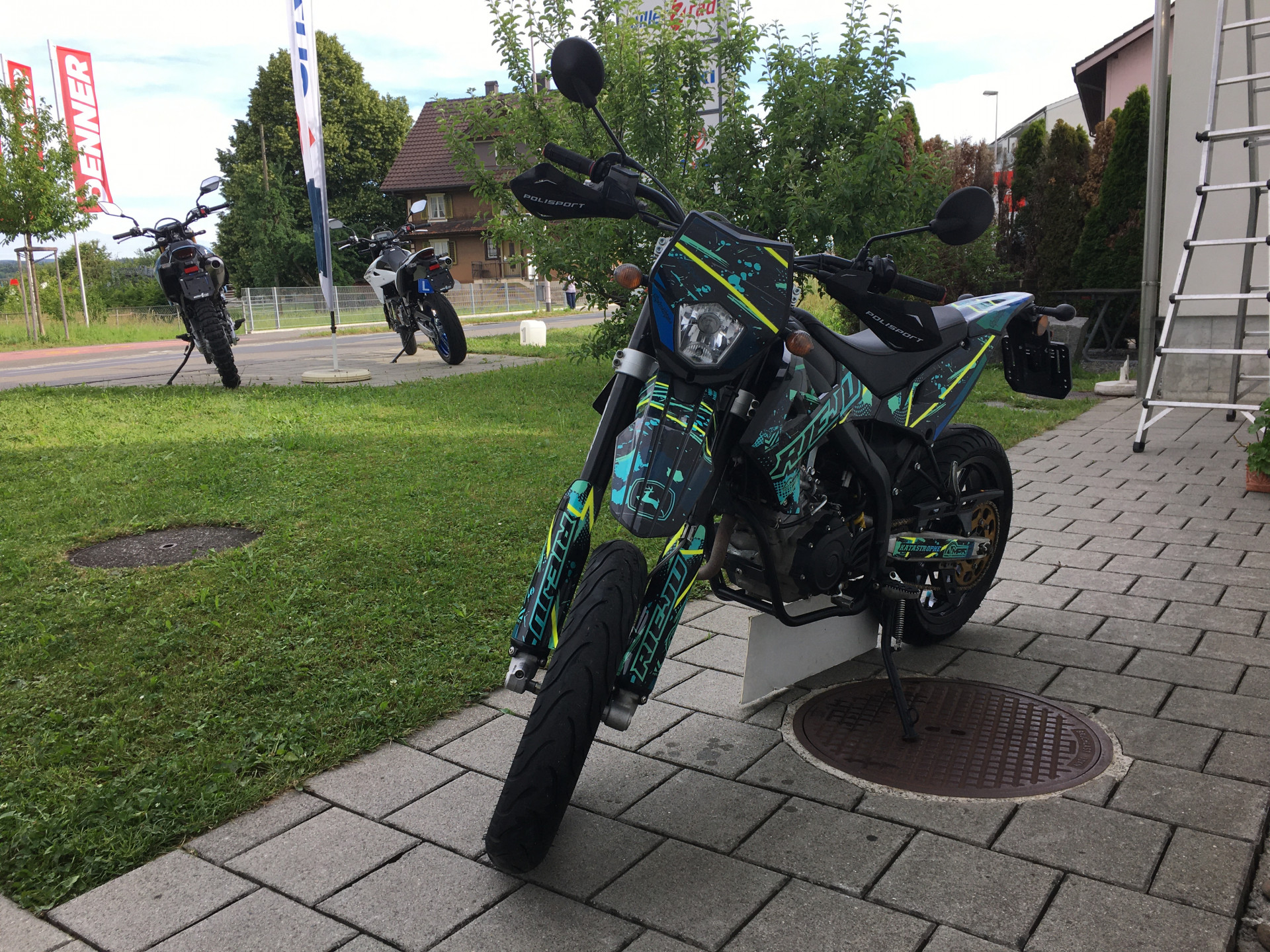 RIEJU MRT 125 SM-showroom-element-1